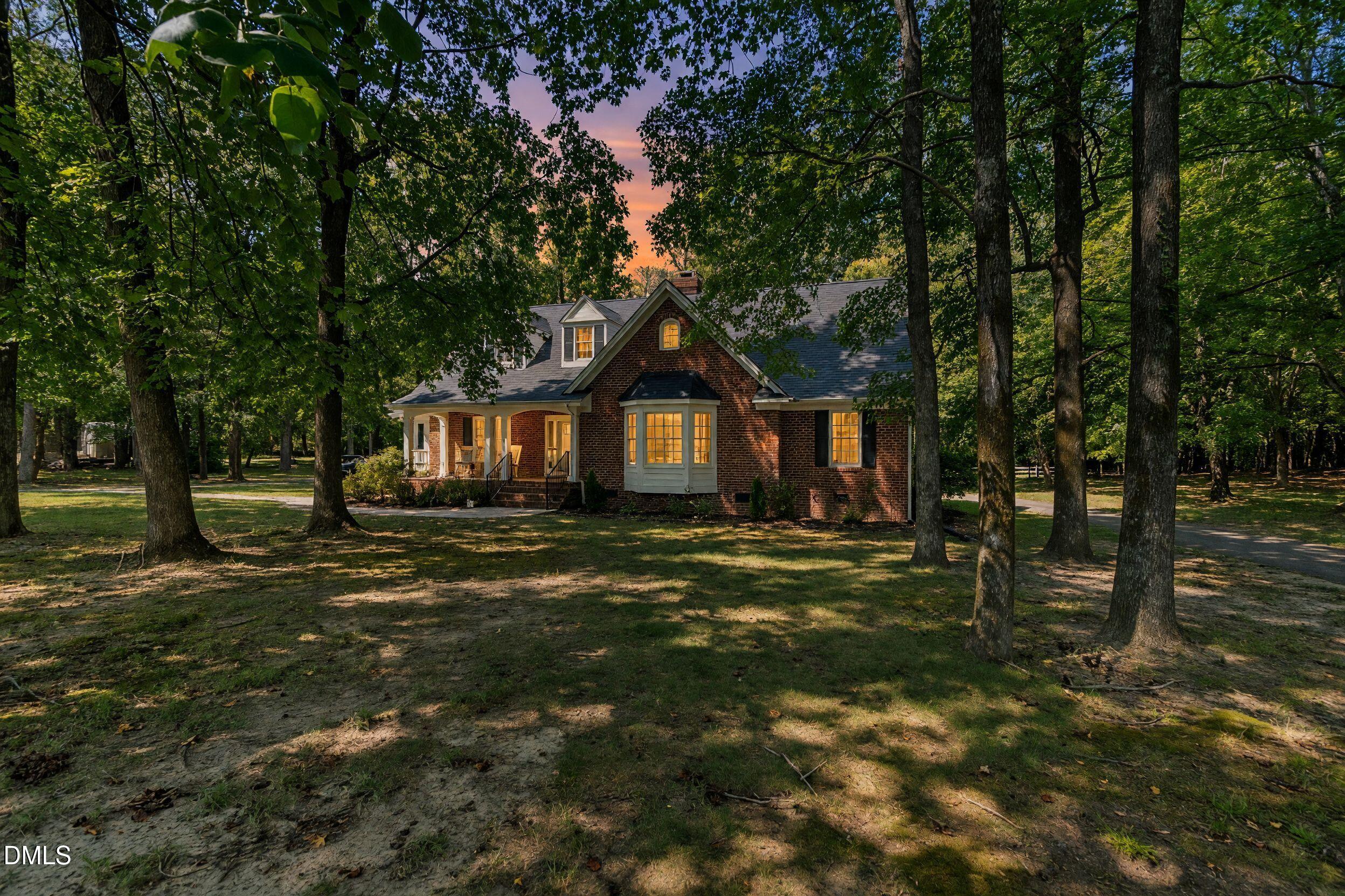 121 Mayfield Place