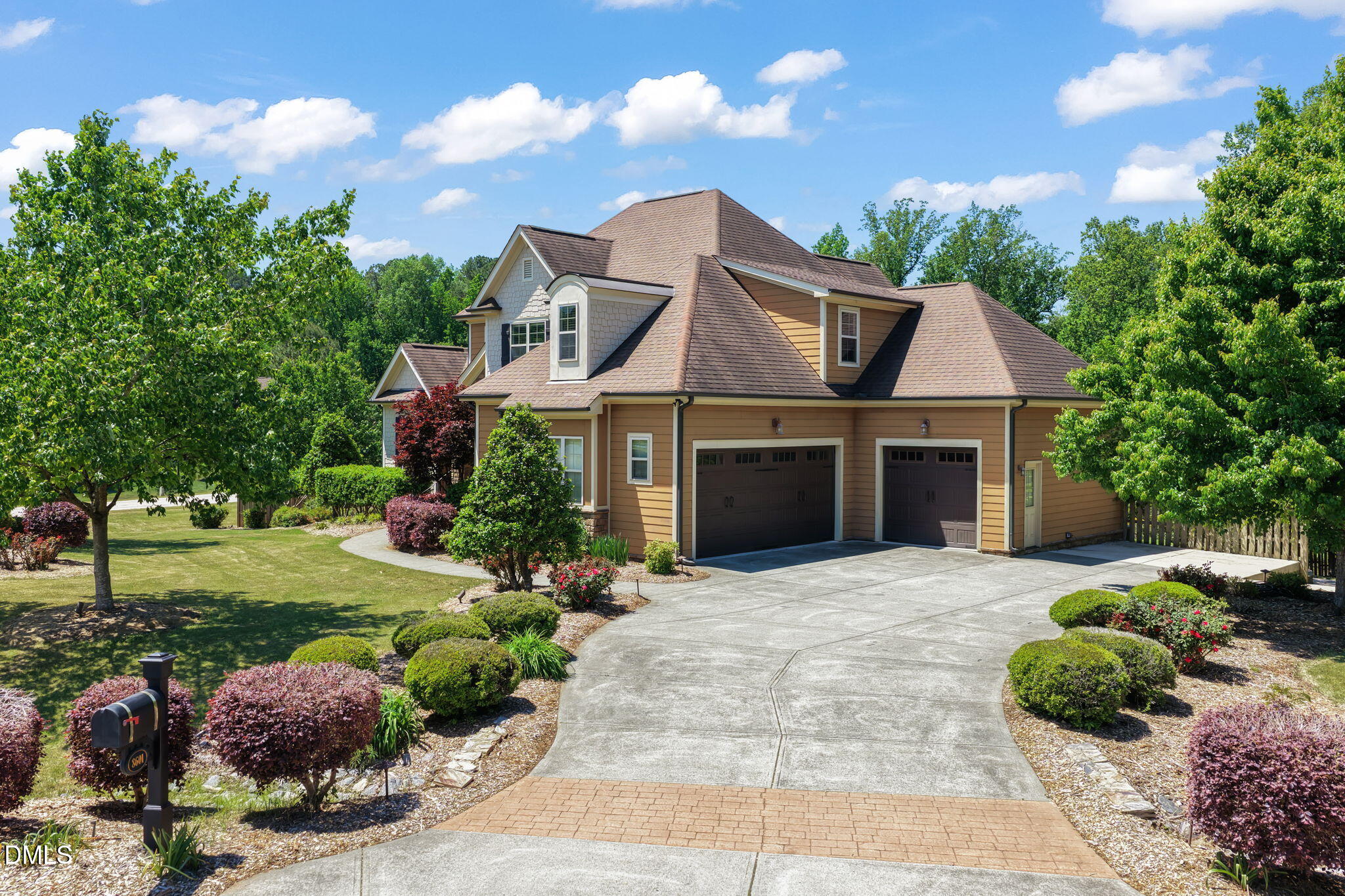 8601 Mangum Hollow Drive