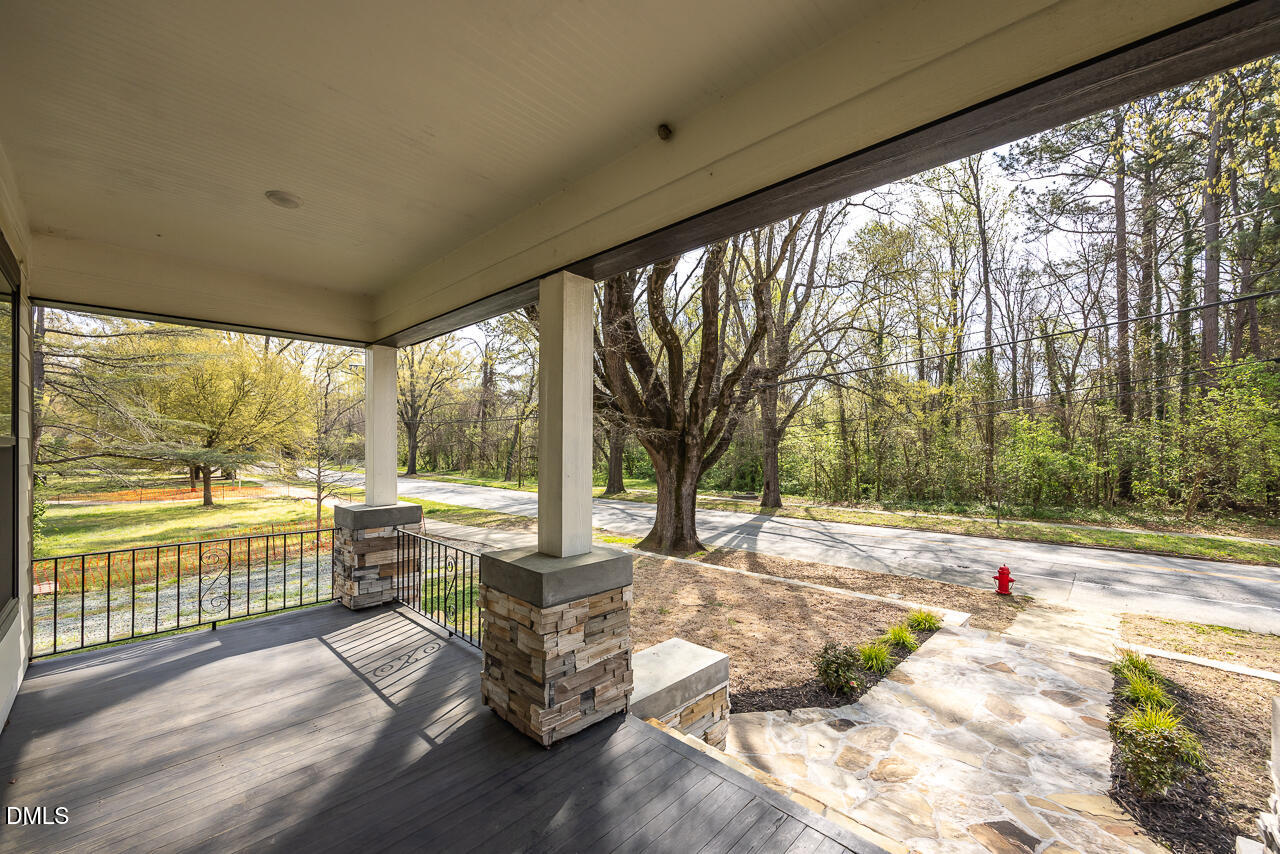 310 W Club Boulevard