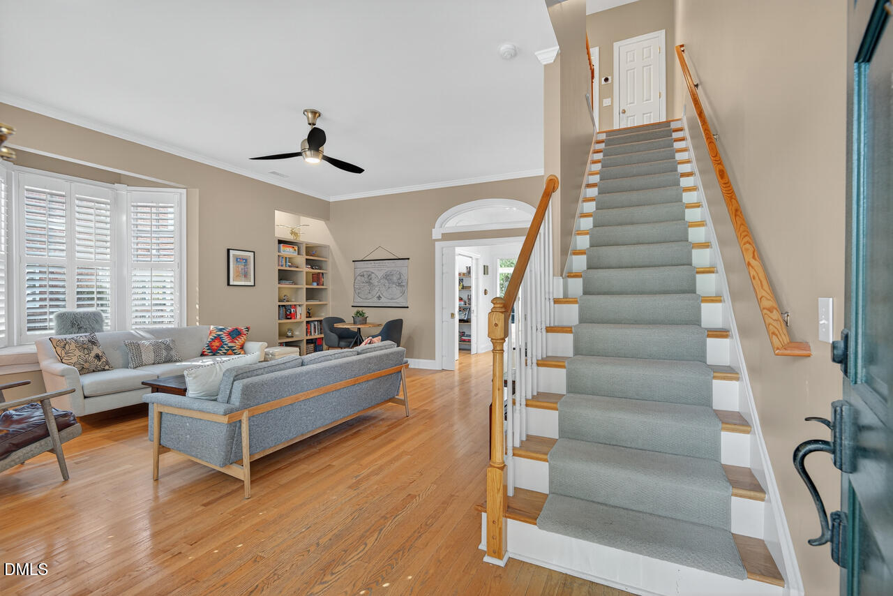 1516 W Markham Avenue