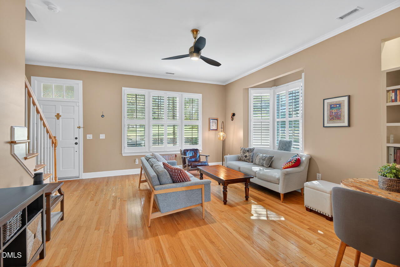 1516 W Markham Avenue