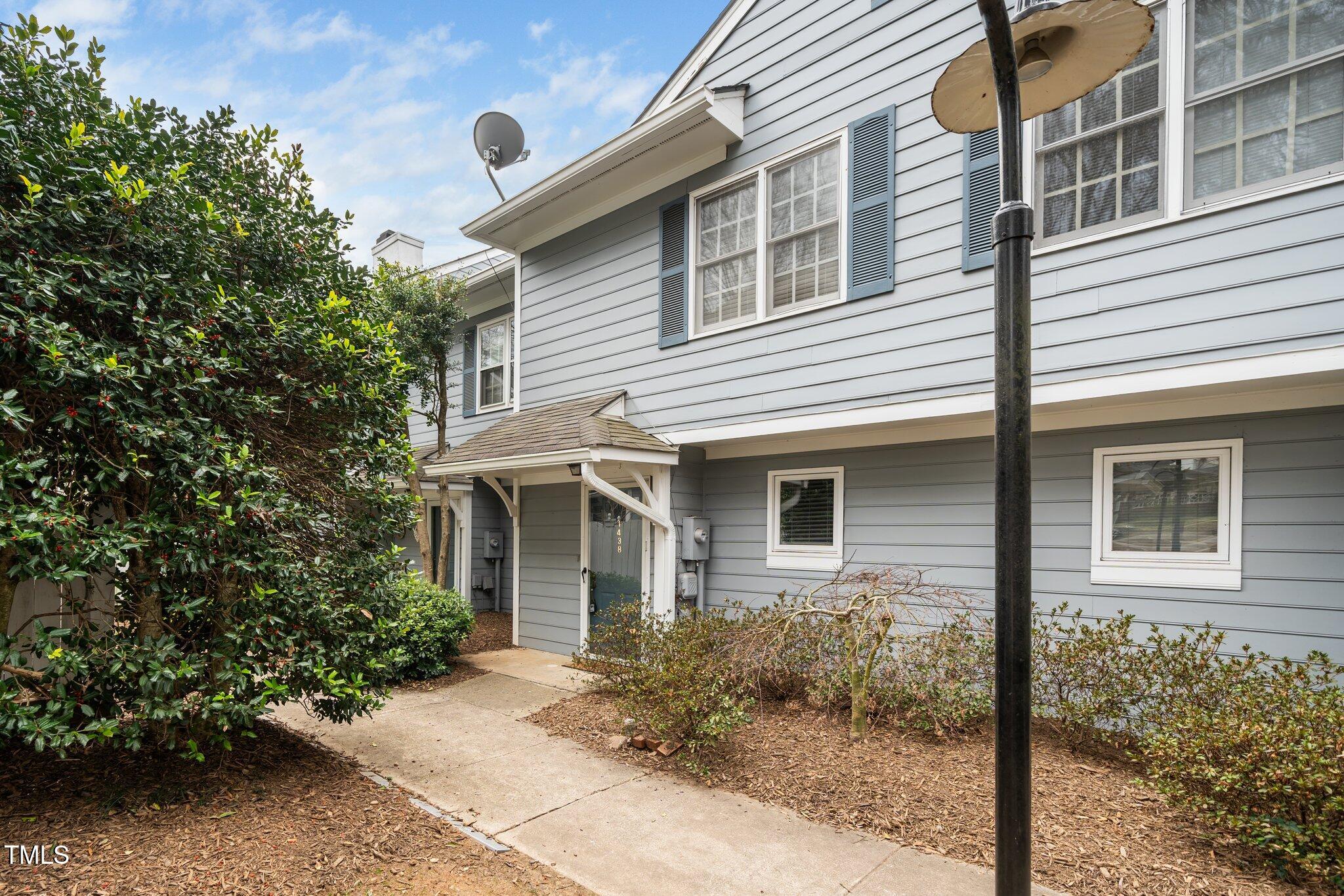 Raleigh, North Carolina 27608, United States, 2 Bedrooms Bedrooms, ,2 BathroomsBathrooms,Residential,Pending,87327