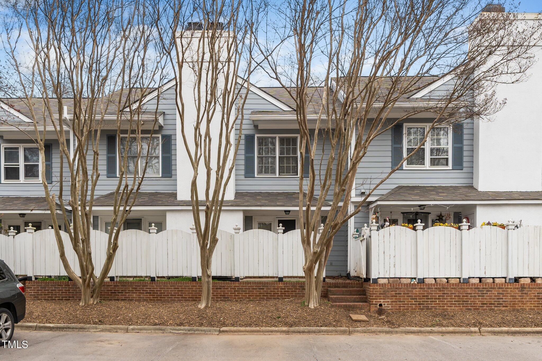 Raleigh, North Carolina 27608, United States, 2 Bedrooms Bedrooms, ,2 BathroomsBathrooms,Residential,Pending,87327