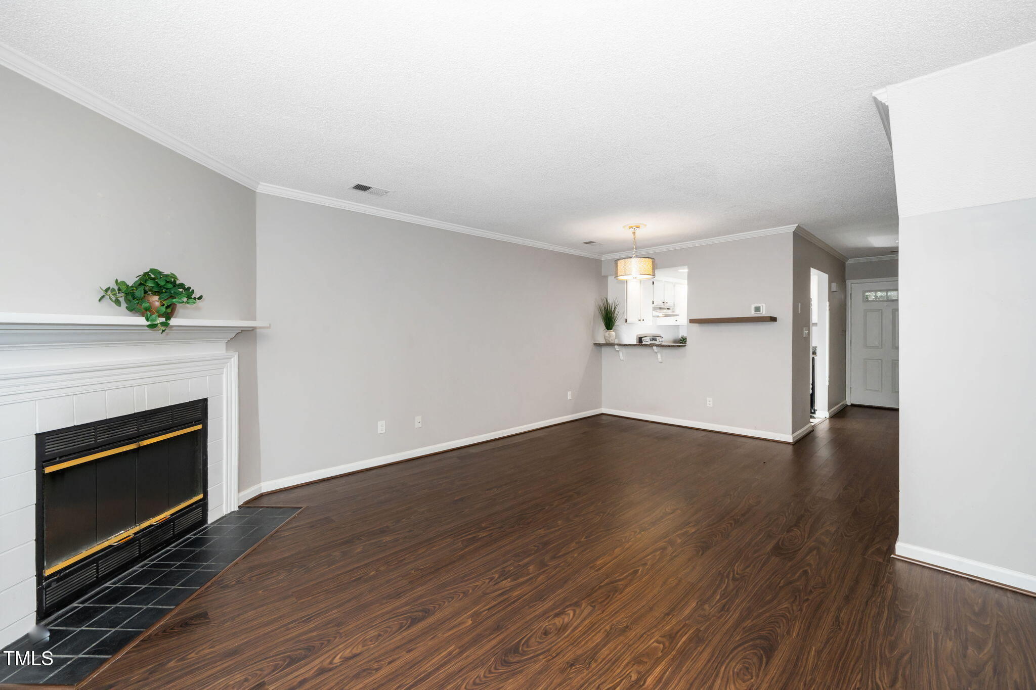 Raleigh, North Carolina 27608, United States, 2 Bedrooms Bedrooms, ,2 BathroomsBathrooms,Residential,Pending,87327