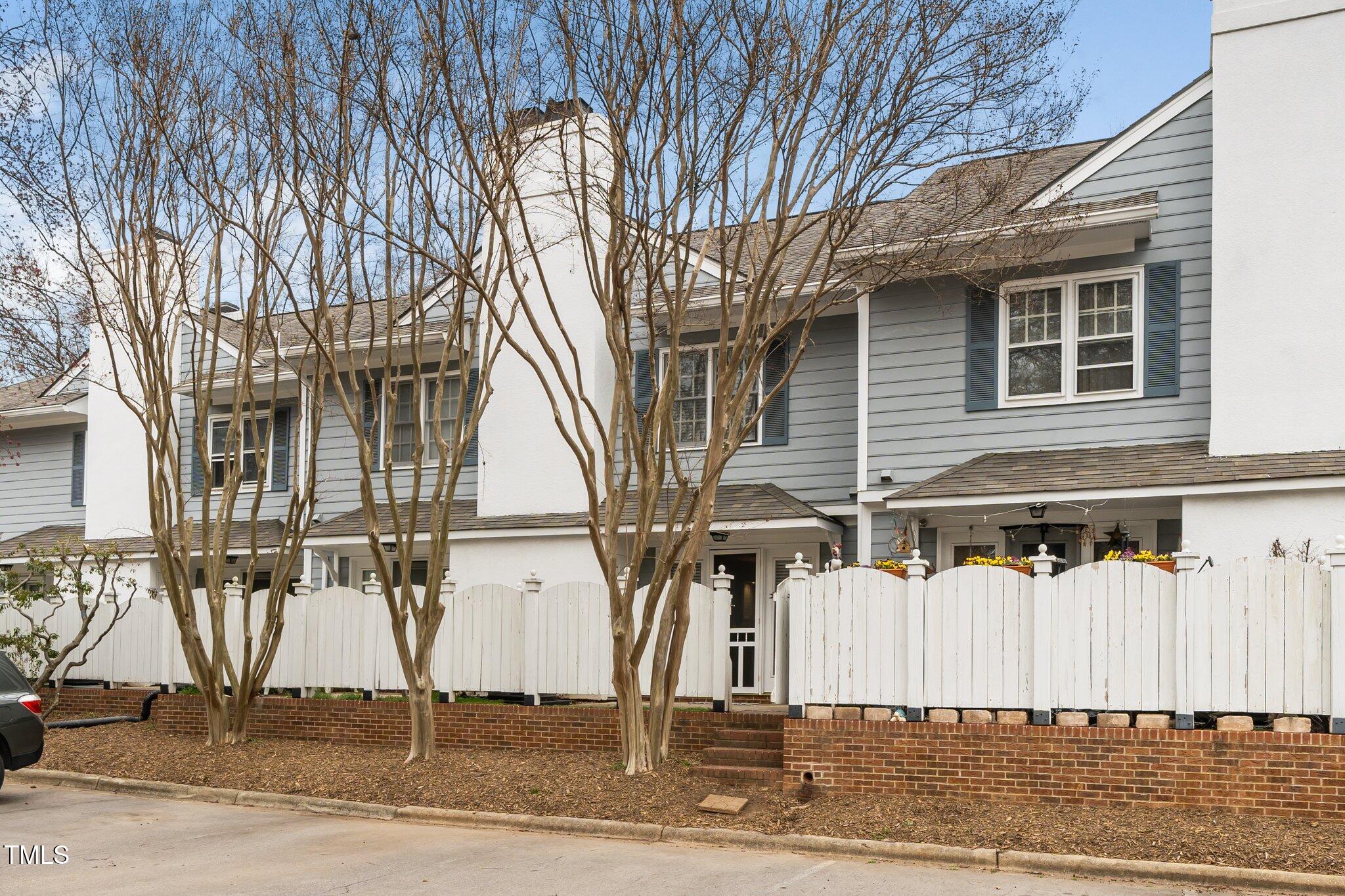 Raleigh, North Carolina 27608, United States, 2 Bedrooms Bedrooms, ,2 BathroomsBathrooms,Residential,Pending,87327