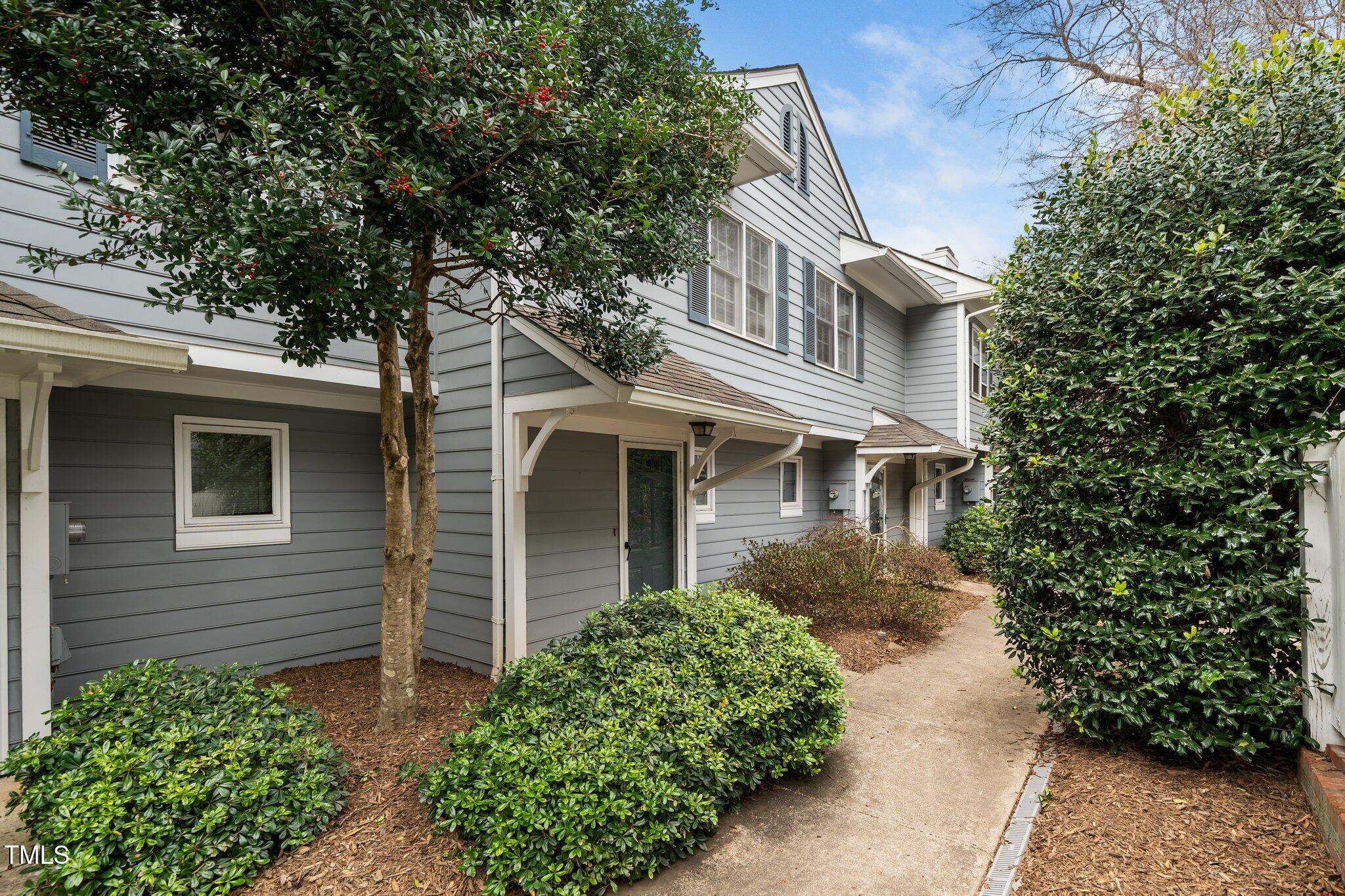 Raleigh, North Carolina 27608, United States, 2 Bedrooms Bedrooms, ,2 BathroomsBathrooms,Residential,Pending,87327