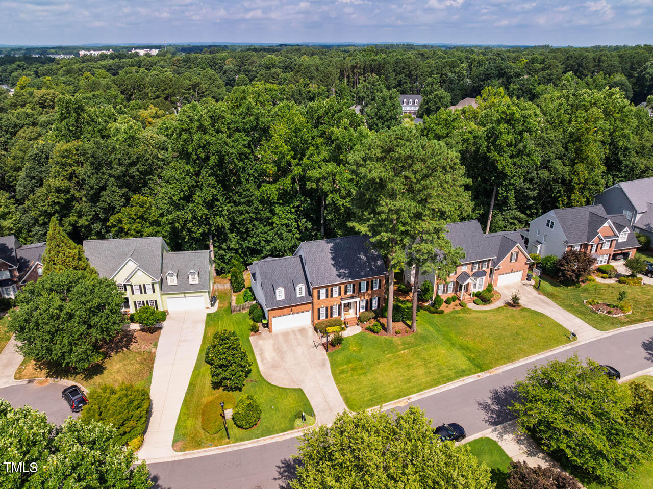 216 Wendhurst Court