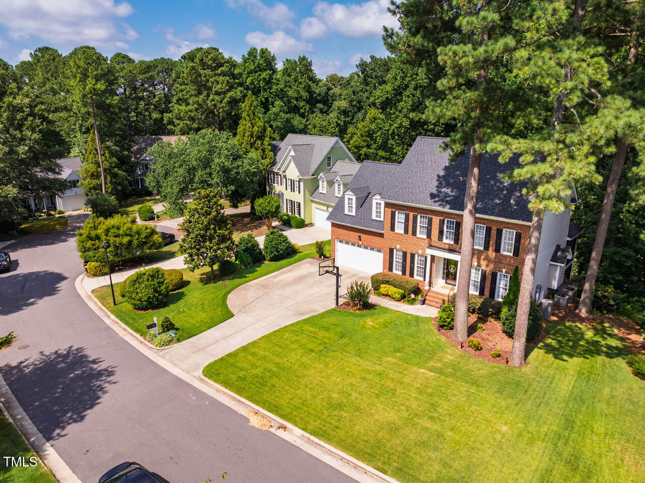 216 Wendhurst Court