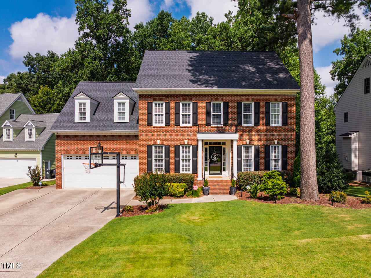 216 Wendhurst Court