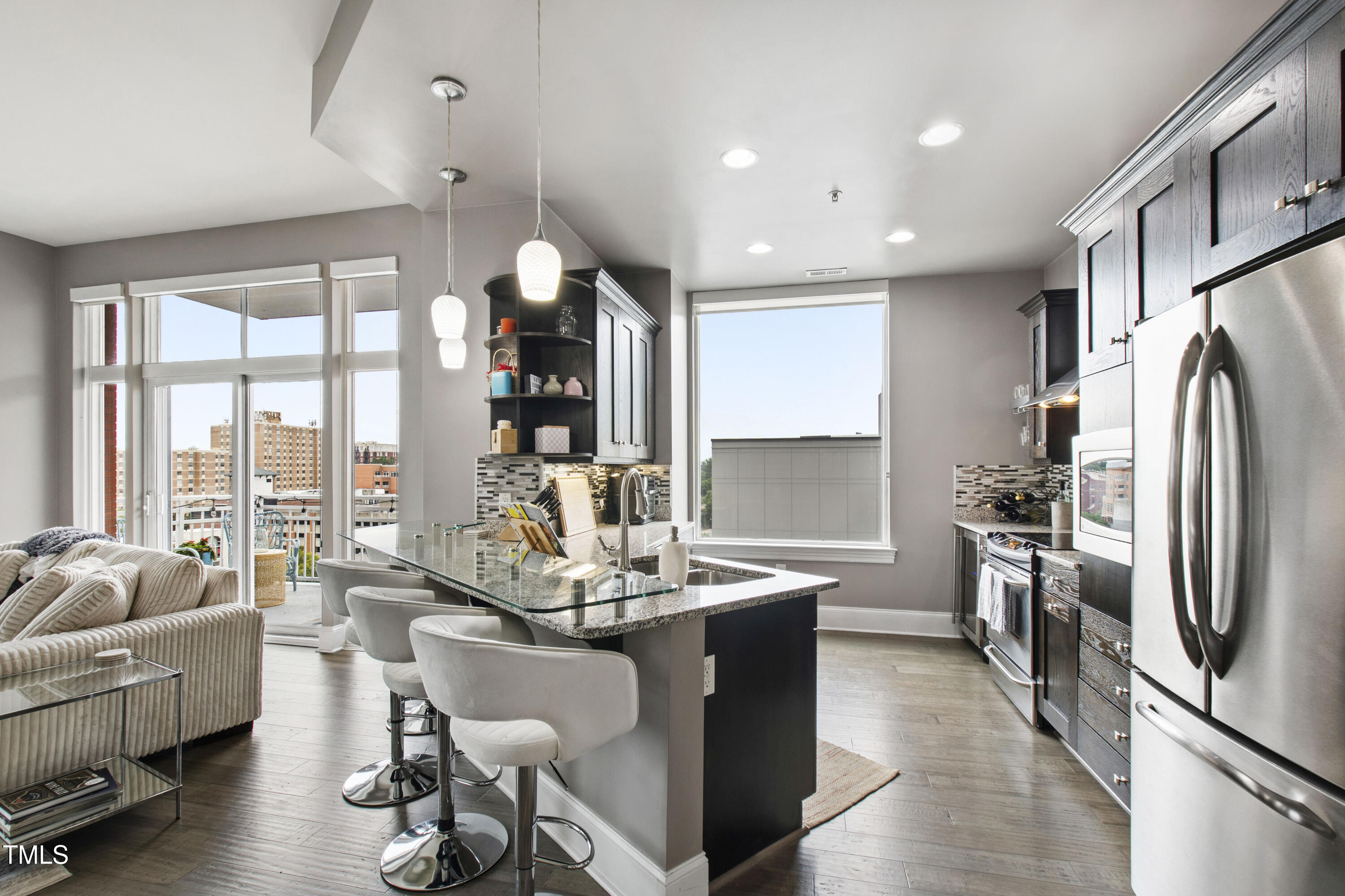 400 W North Street 610
