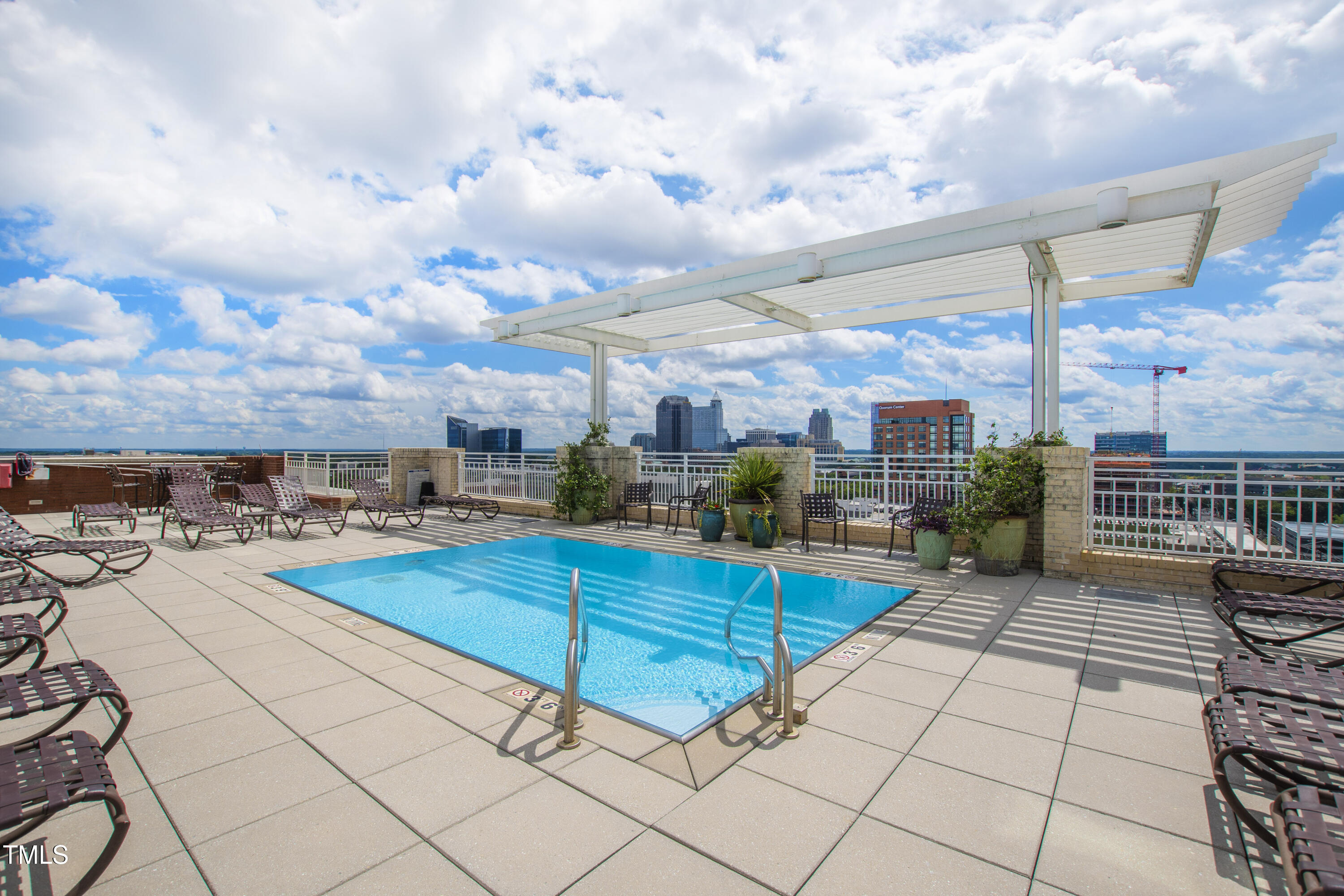 400 W North Street 610