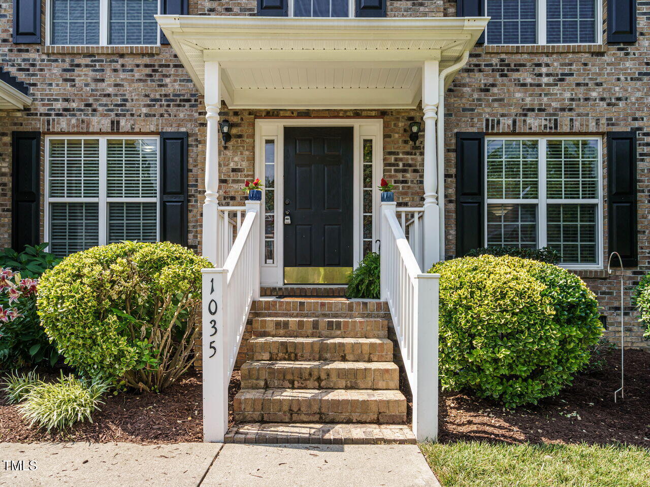 1035 Evening Shade Avenue