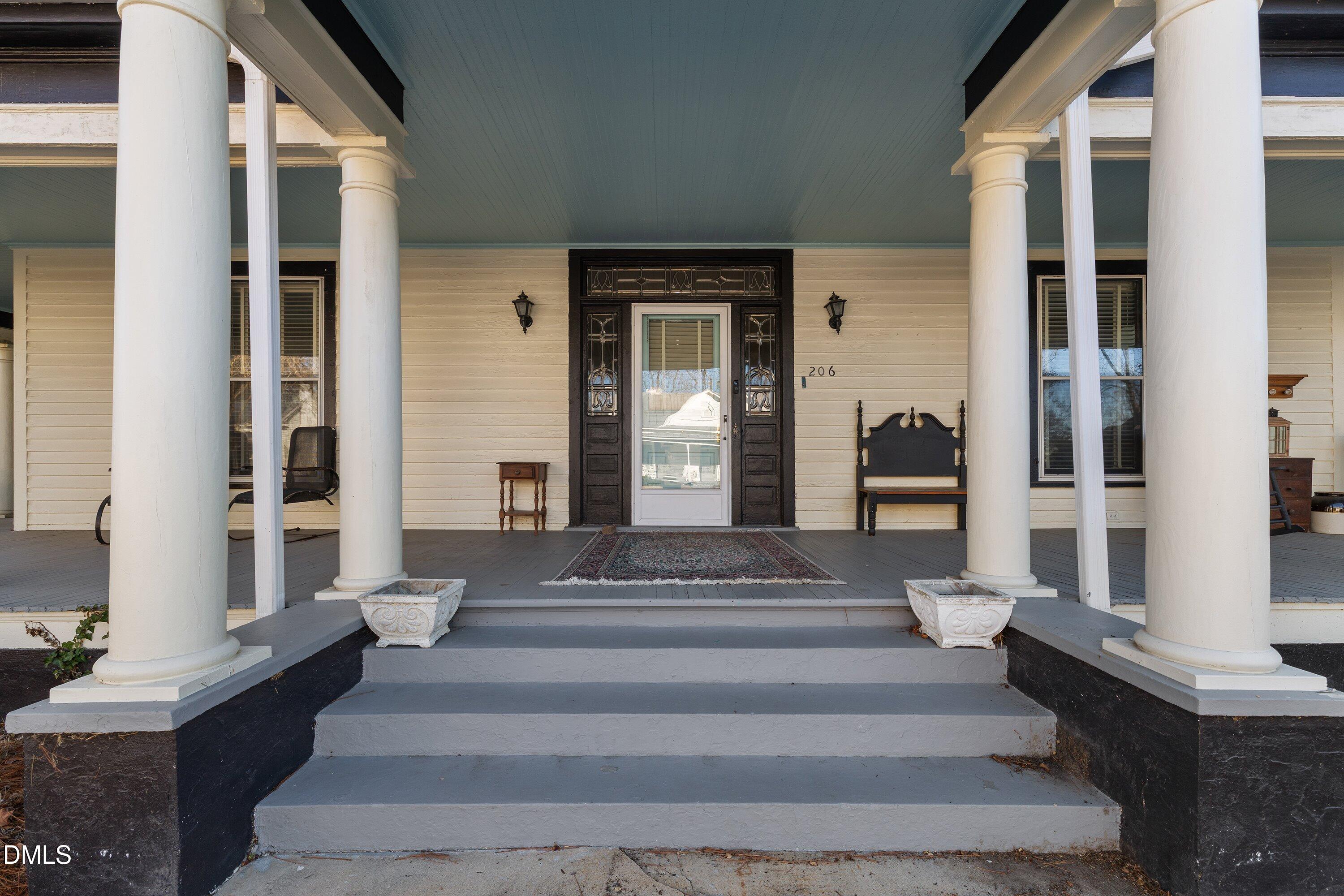 206 S Sycamore Street