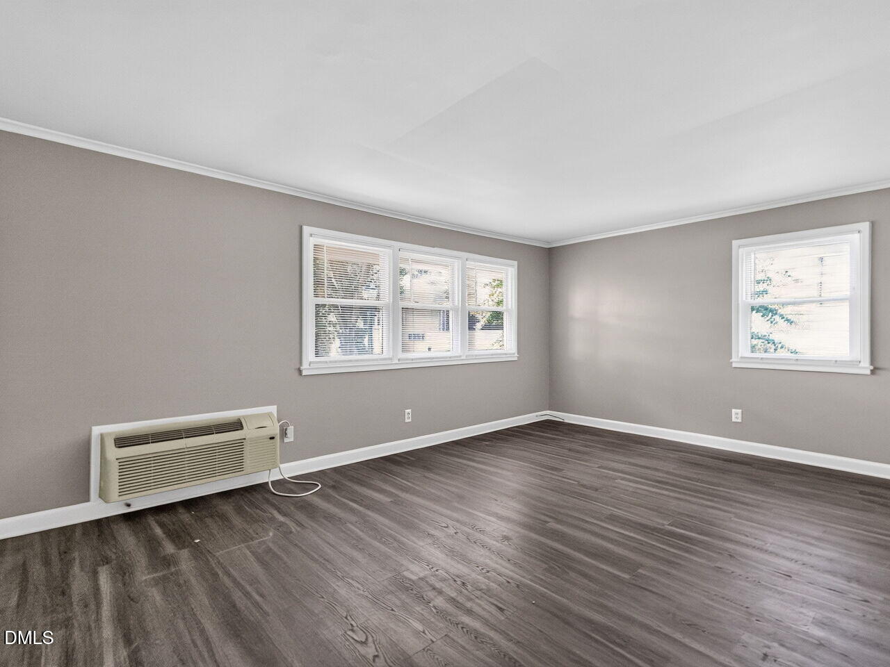 813 Daniels C