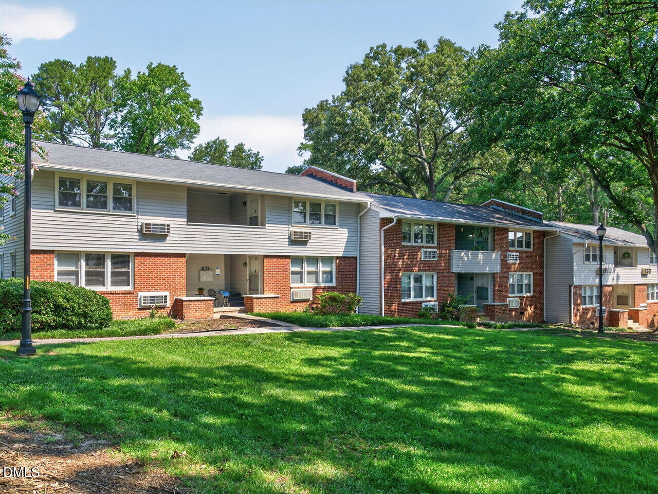813 Daniels C