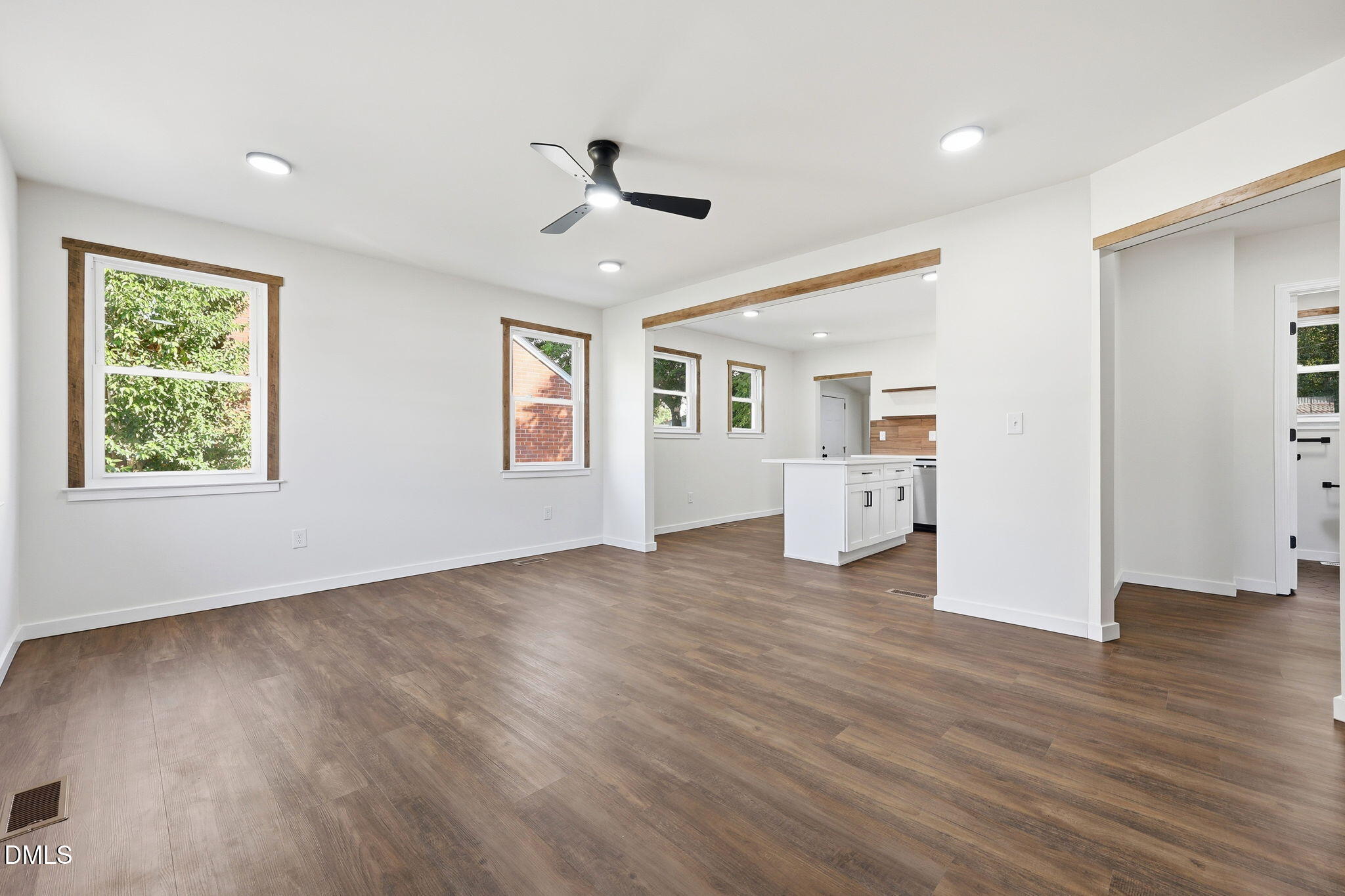 408 E Canary Street