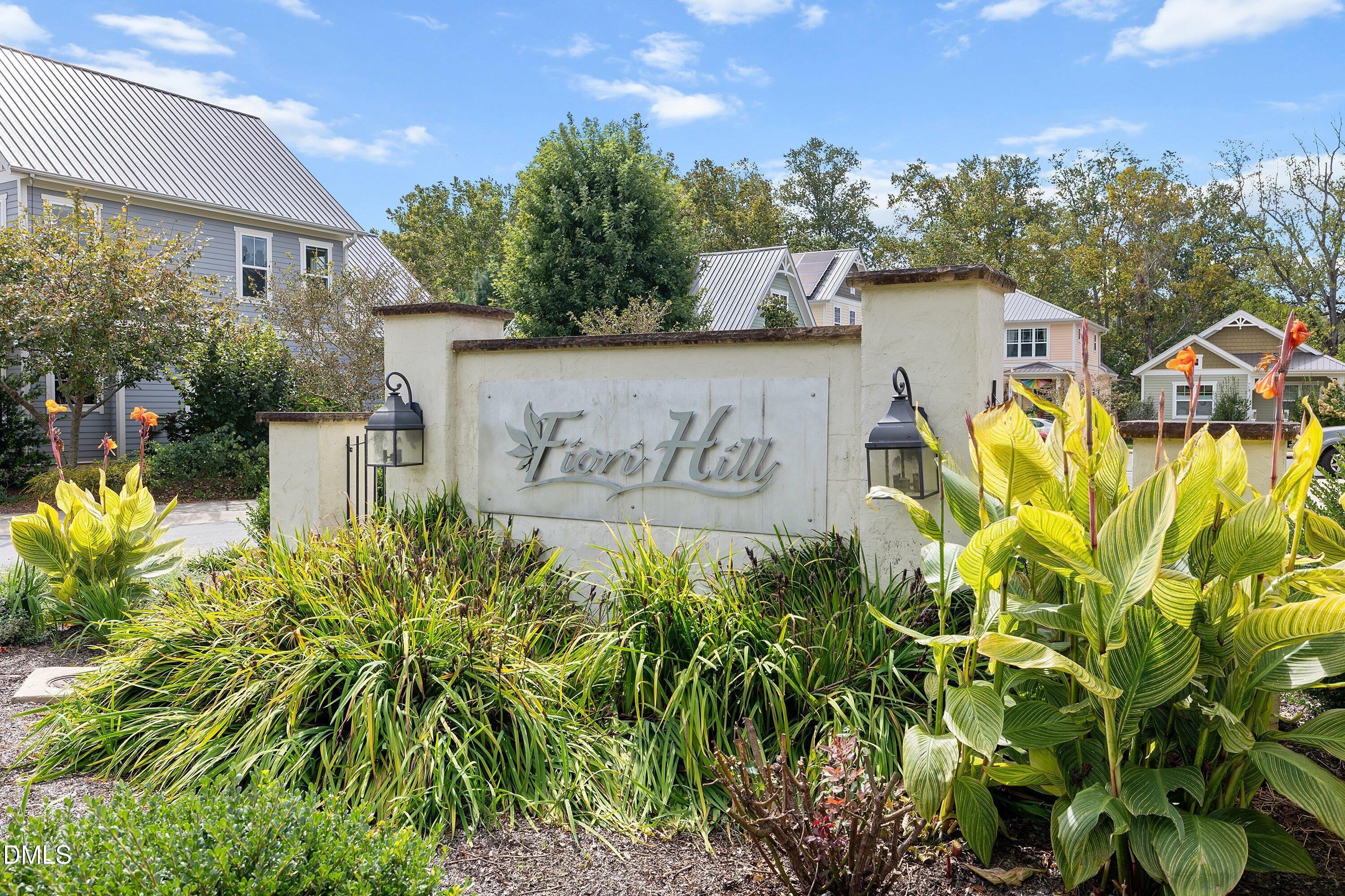 215 Fiori Hill Drive N
