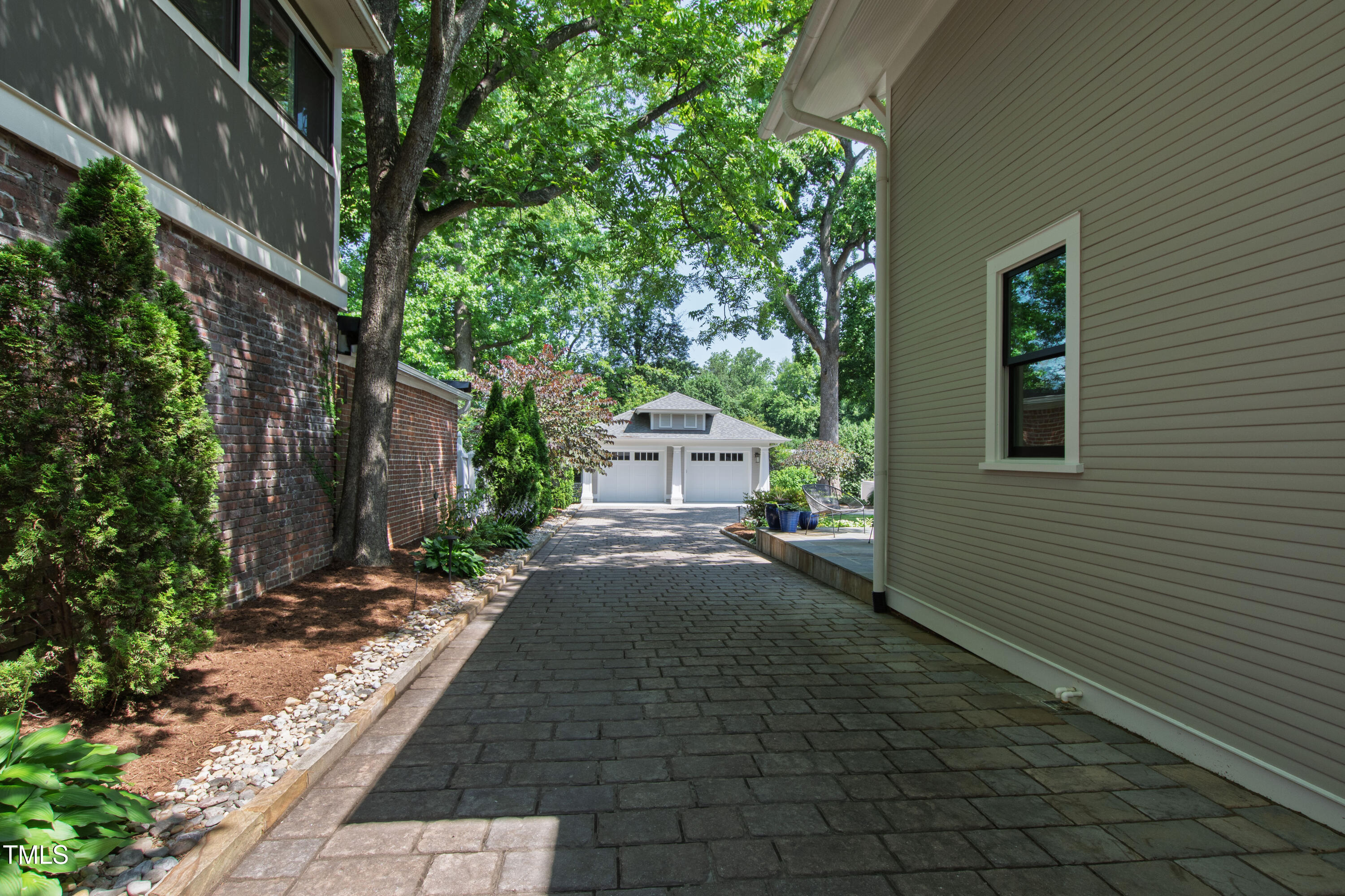 Raleigh, North Carolina 27608, United States, 4 Bedrooms Bedrooms, ,4 BathroomsBathrooms,Residential,Pending,144570