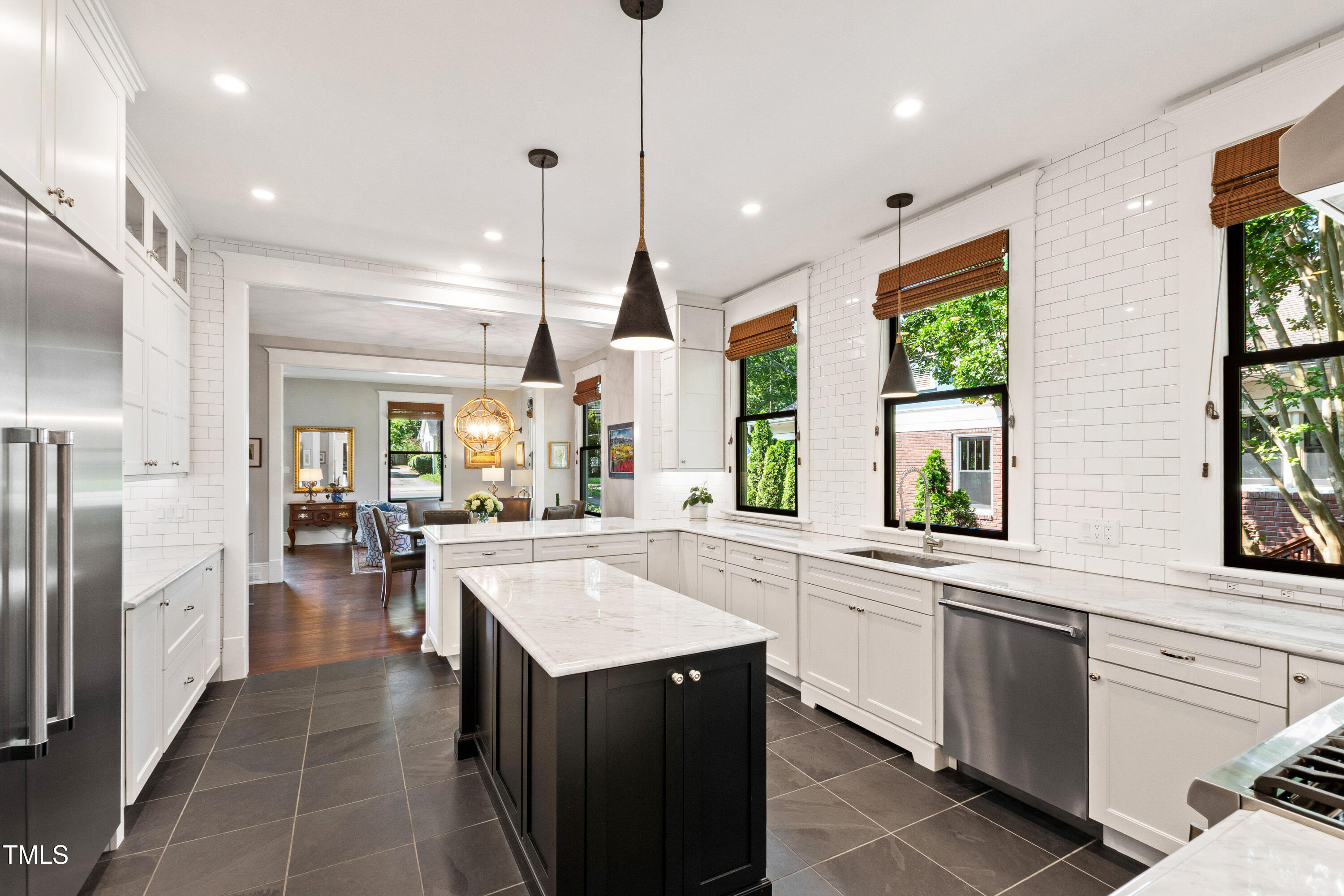 Raleigh, North Carolina 27608, United States, 4 Bedrooms Bedrooms, ,4 BathroomsBathrooms,Residential,Pending,144570