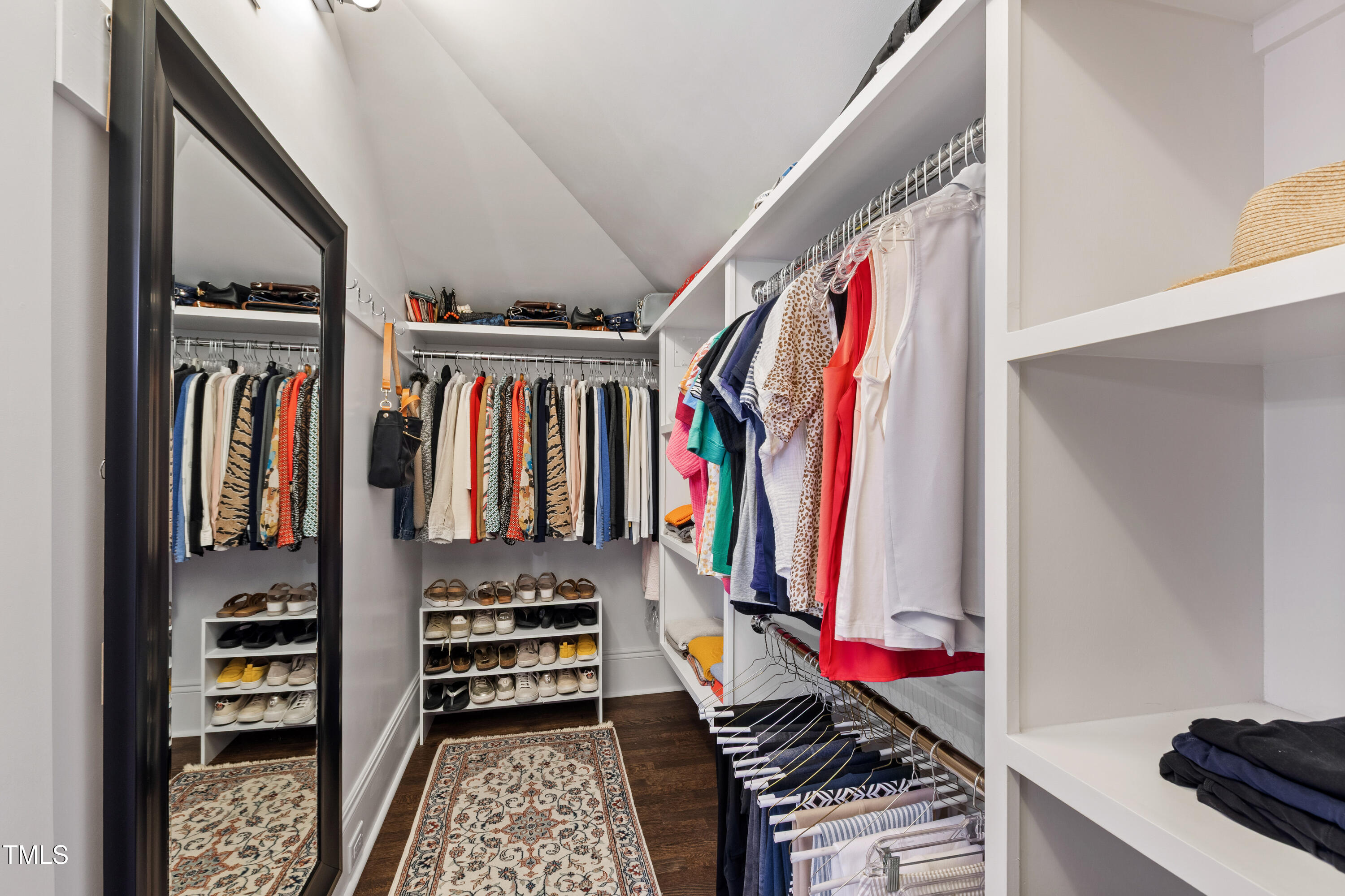 Raleigh, North Carolina 27608, United States, 4 Bedrooms Bedrooms, ,4 BathroomsBathrooms,Residential,Pending,144570