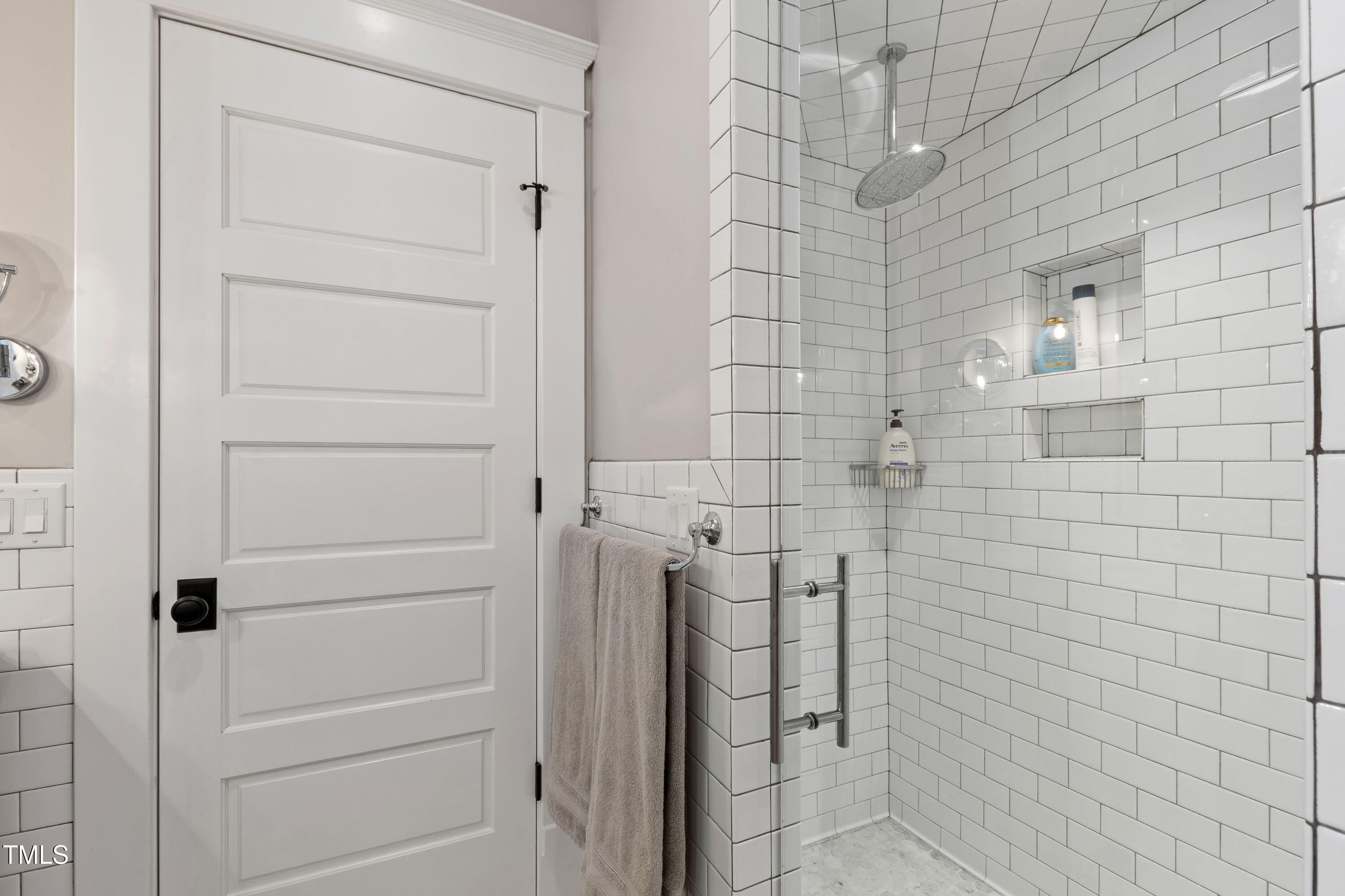 Raleigh, North Carolina 27608, United States, 4 Bedrooms Bedrooms, ,4 BathroomsBathrooms,Residential,Pending,144570