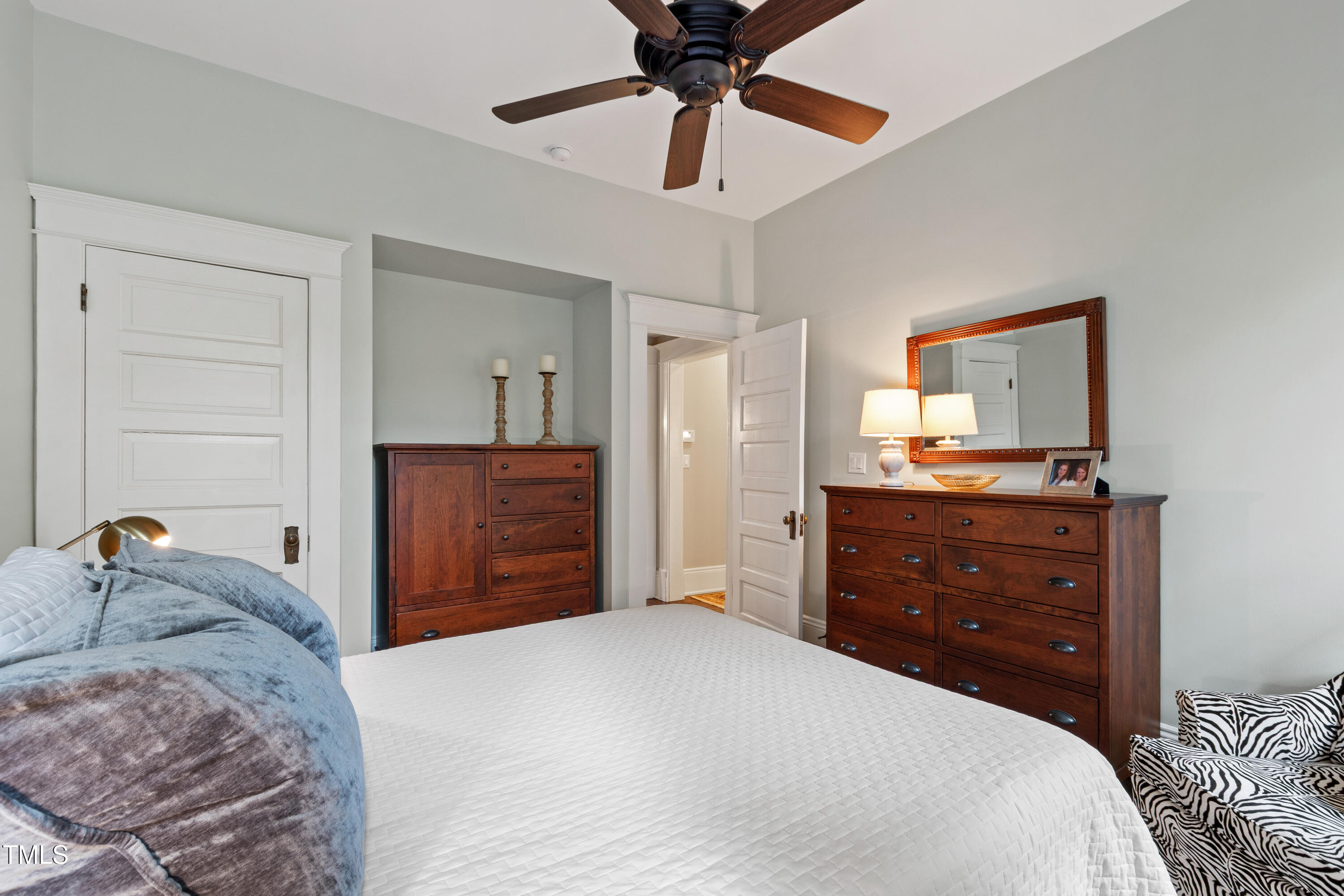 Raleigh, North Carolina 27608, United States, 4 Bedrooms Bedrooms, ,4 BathroomsBathrooms,Residential,Pending,144570