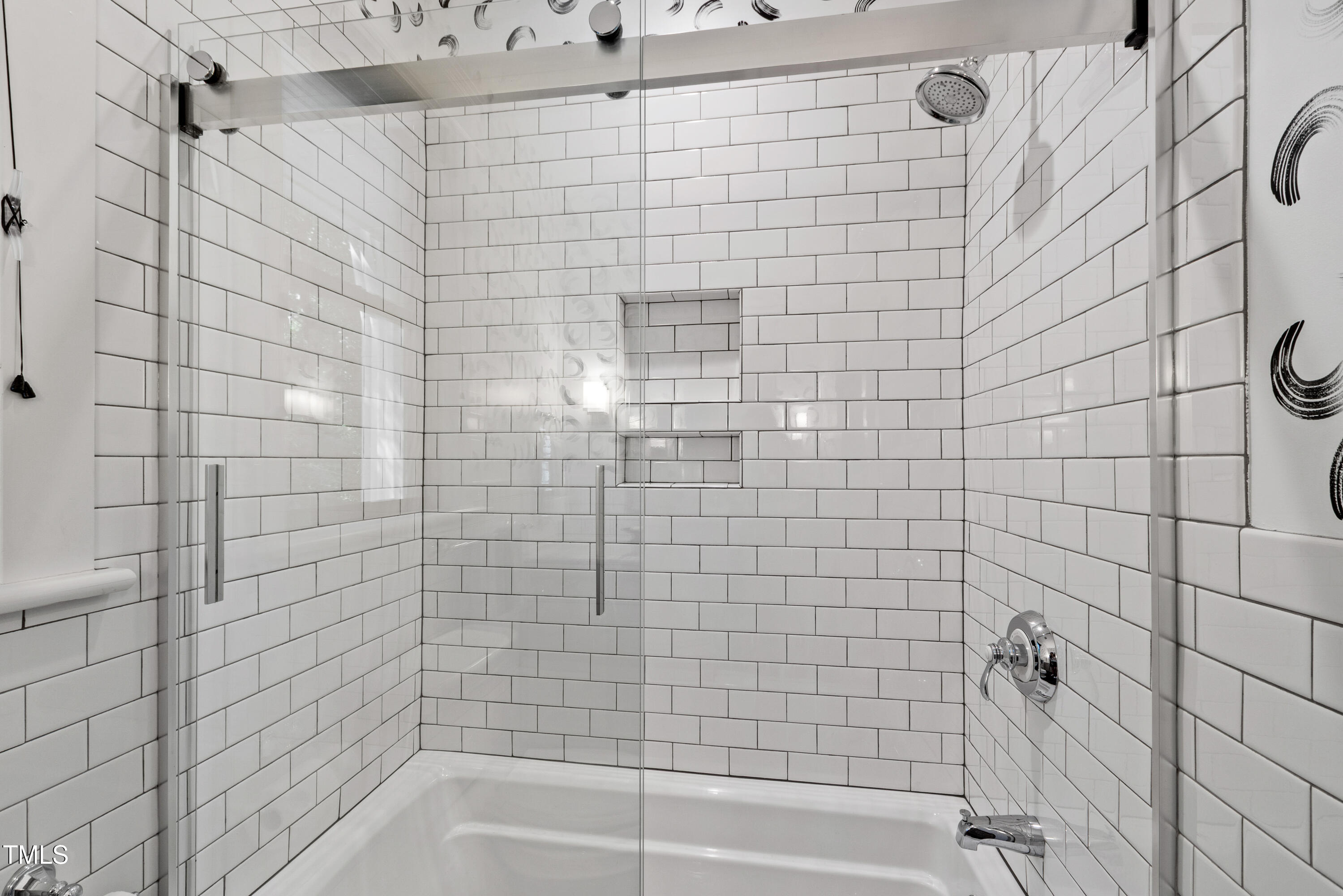 Raleigh, North Carolina 27608, United States, 4 Bedrooms Bedrooms, ,4 BathroomsBathrooms,Residential,Pending,144570