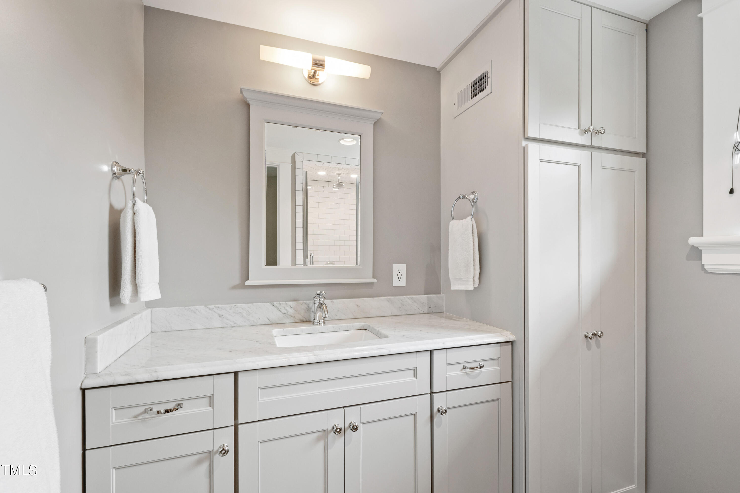 Raleigh, North Carolina 27608, United States, 4 Bedrooms Bedrooms, ,4 BathroomsBathrooms,Residential,Pending,144570