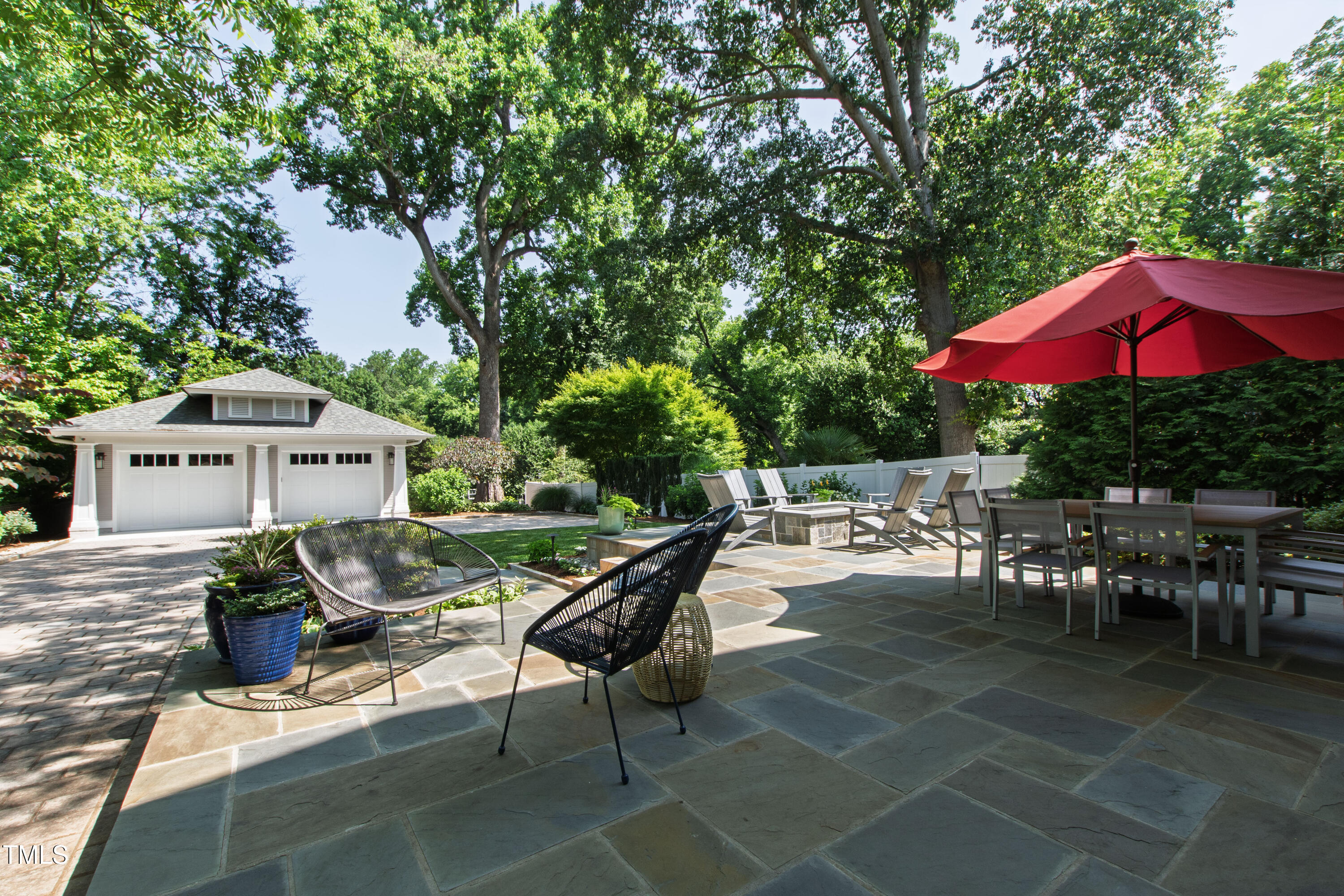 Raleigh, North Carolina 27608, United States, 4 Bedrooms Bedrooms, ,4 BathroomsBathrooms,Residential,Pending,144570