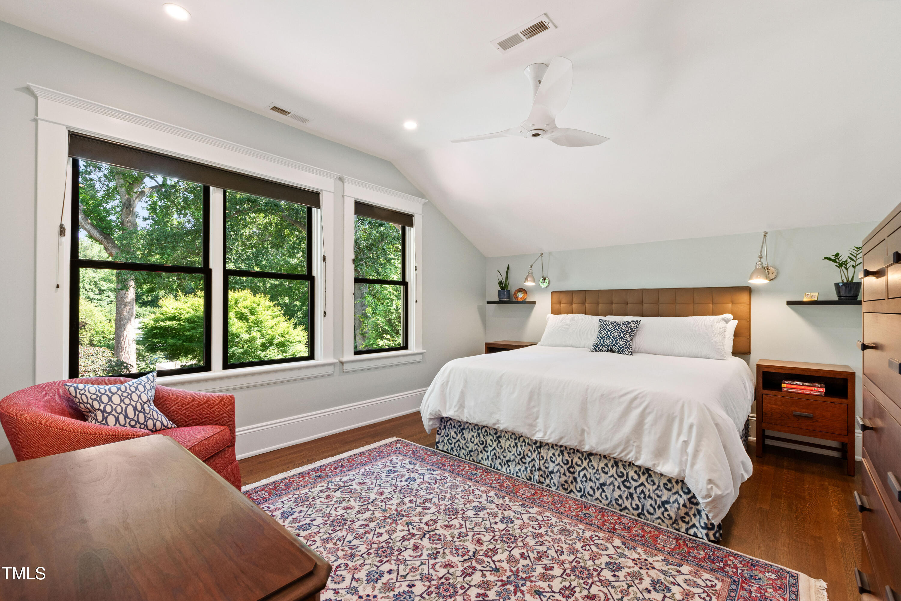 Raleigh, North Carolina 27608, United States, 4 Bedrooms Bedrooms, ,4 BathroomsBathrooms,Residential,Pending,144570