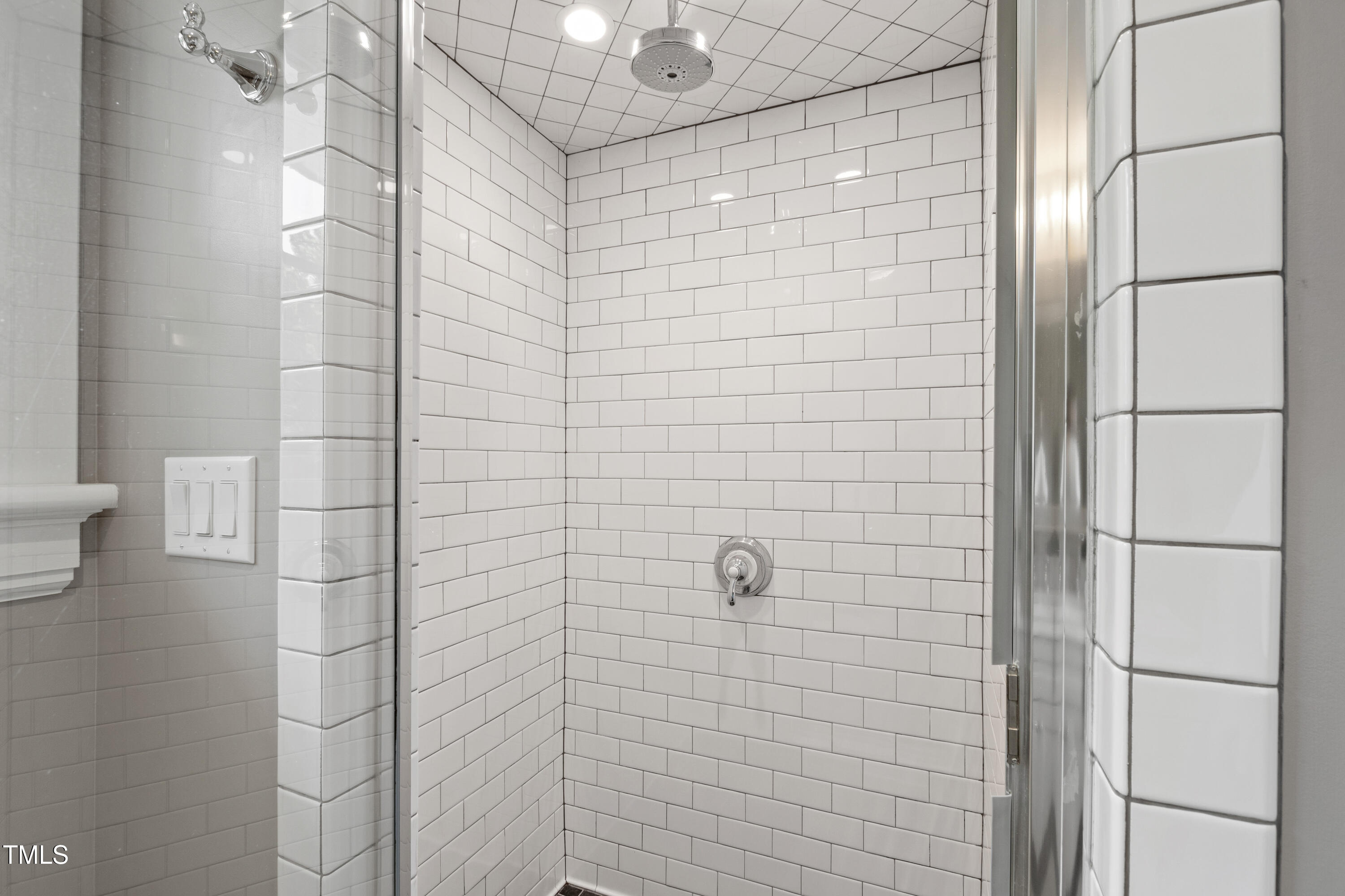 Raleigh, North Carolina 27608, United States, 4 Bedrooms Bedrooms, ,4 BathroomsBathrooms,Residential,Pending,144570