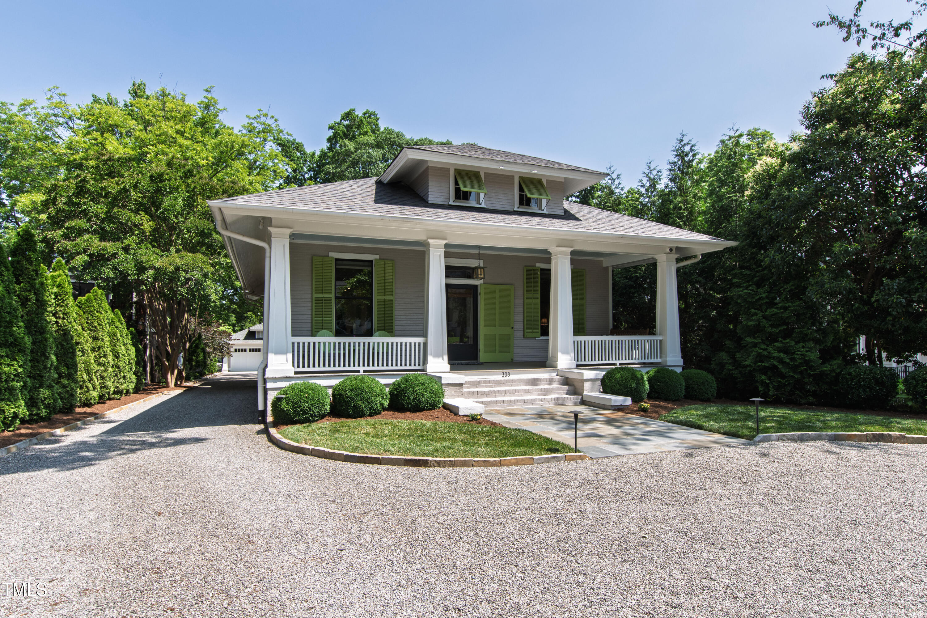 Raleigh, North Carolina 27608, United States, 4 Bedrooms Bedrooms, ,4 BathroomsBathrooms,Residential,Pending,144570