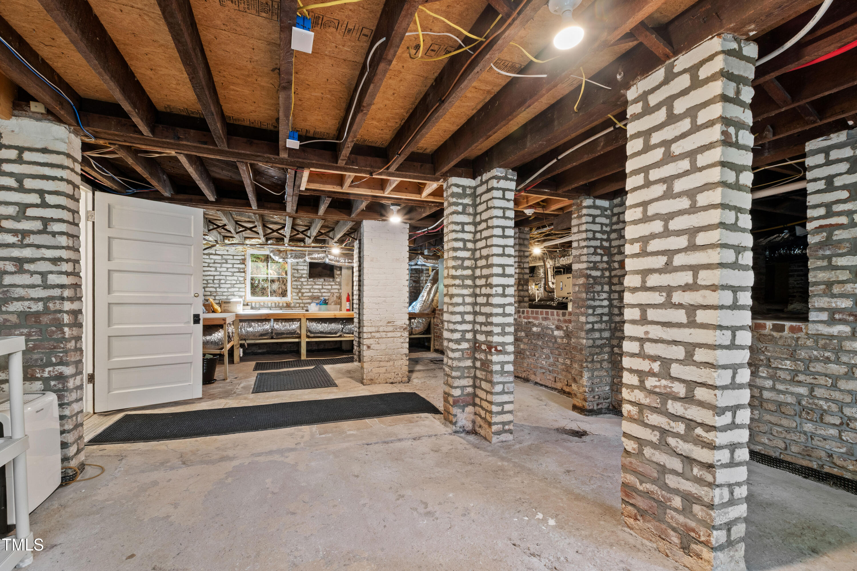 Raleigh, North Carolina 27608, United States, 4 Bedrooms Bedrooms, ,4 BathroomsBathrooms,Residential,Pending,144570