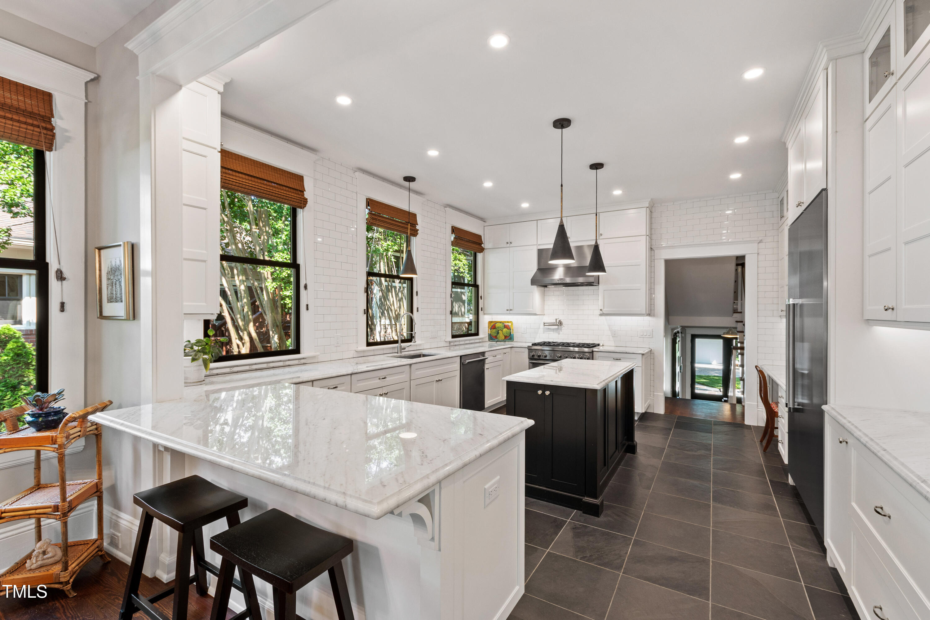 Raleigh, North Carolina 27608, United States, 4 Bedrooms Bedrooms, ,4 BathroomsBathrooms,Residential,Pending,144570