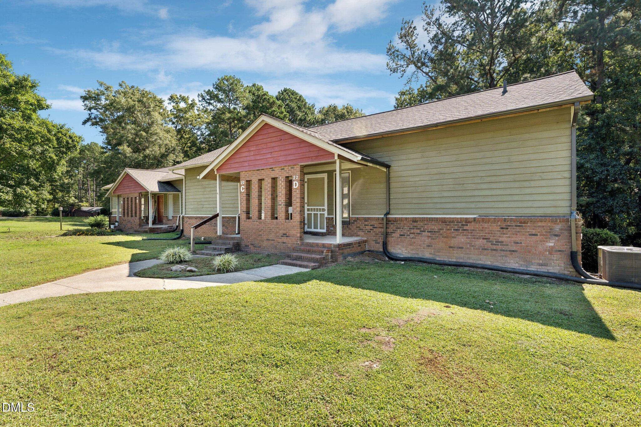22 Carriage Circle