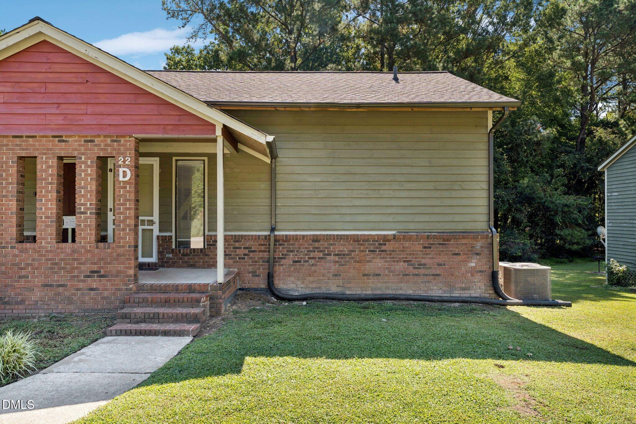 22 Carriage Circle