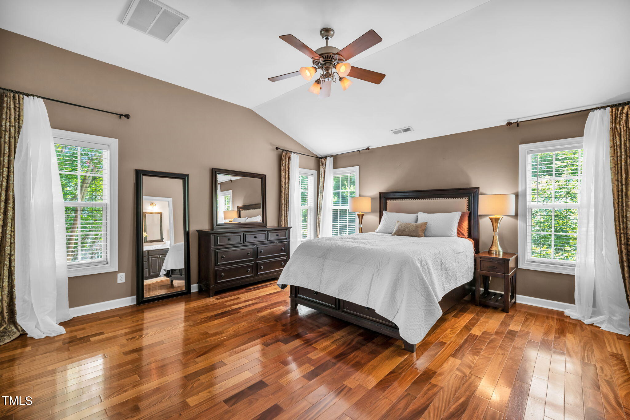 2921 Imperial Oaks Drive