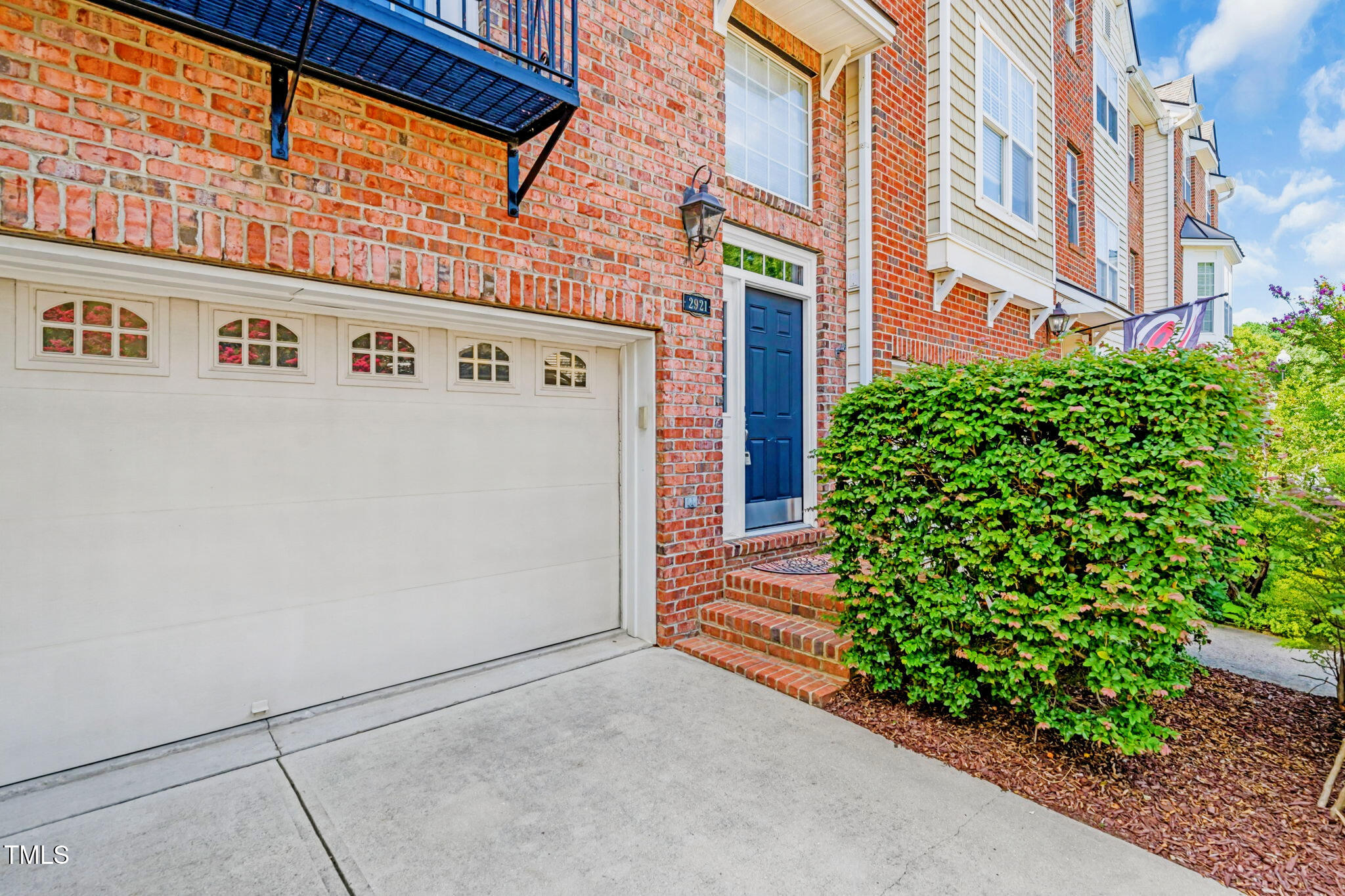 2921 Imperial Oaks Drive