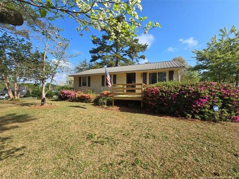 219 E CLINTON Road Autryville NC 28318