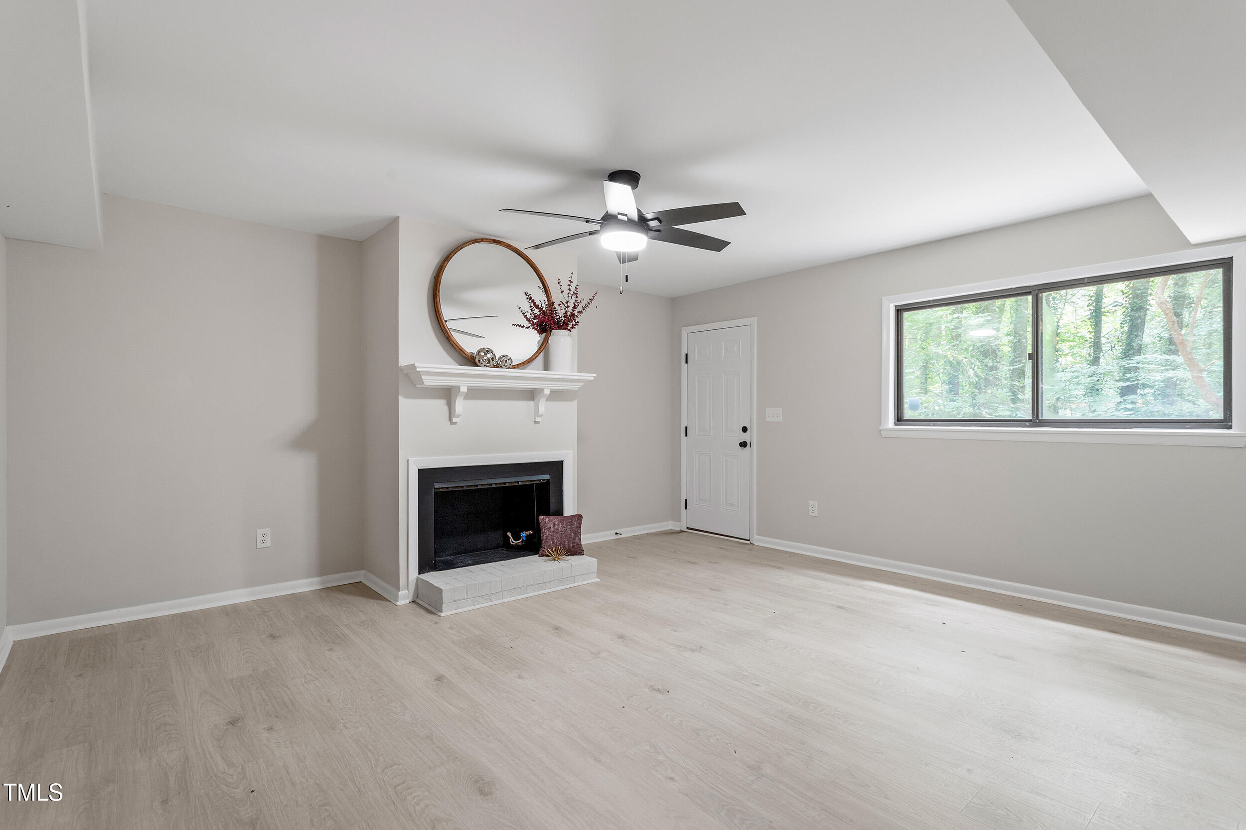 2905 Scuppernong Lane