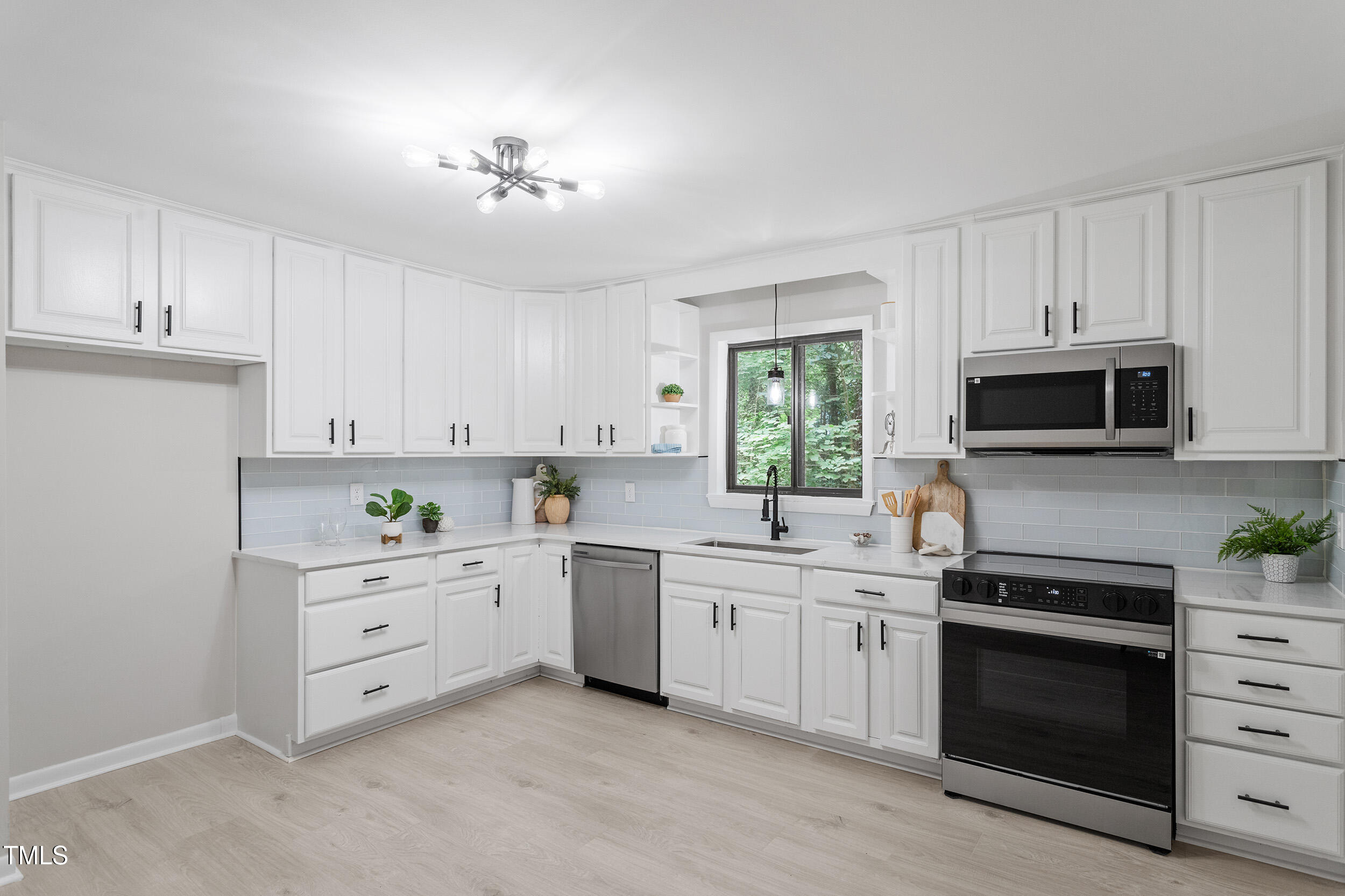 2905 Scuppernong Lane