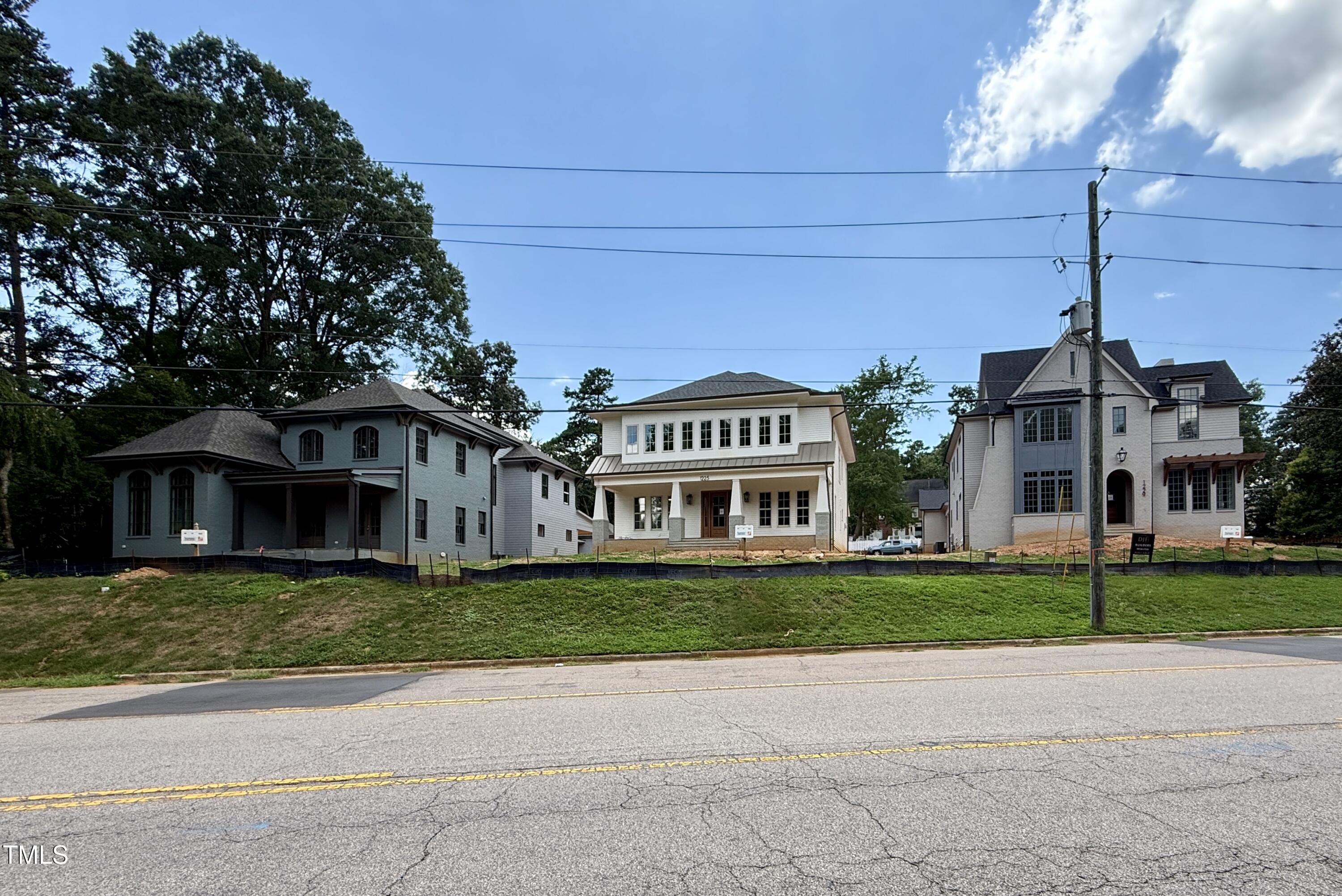 1225 Dixie Trail