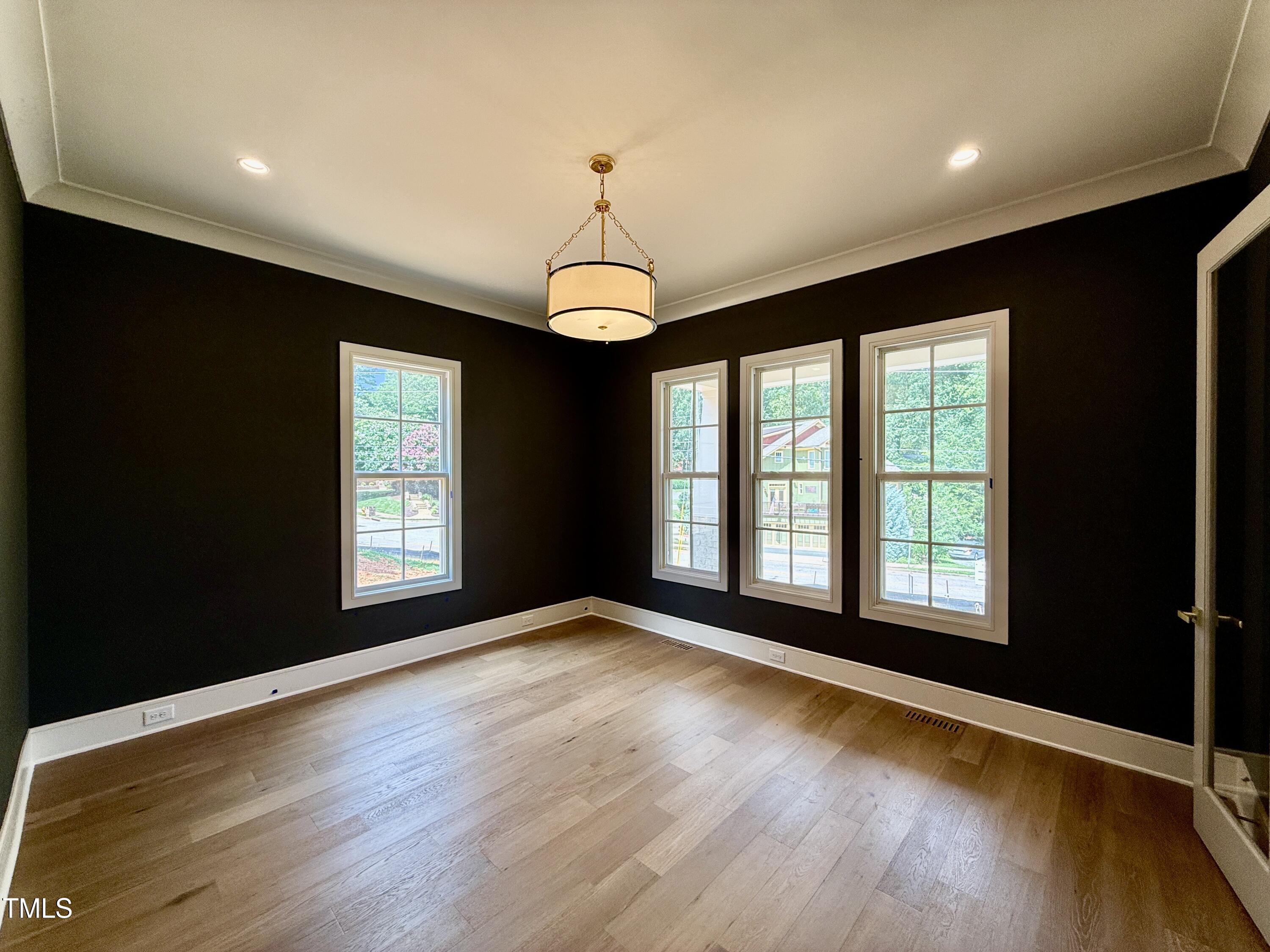 1225 Dixie Trail
