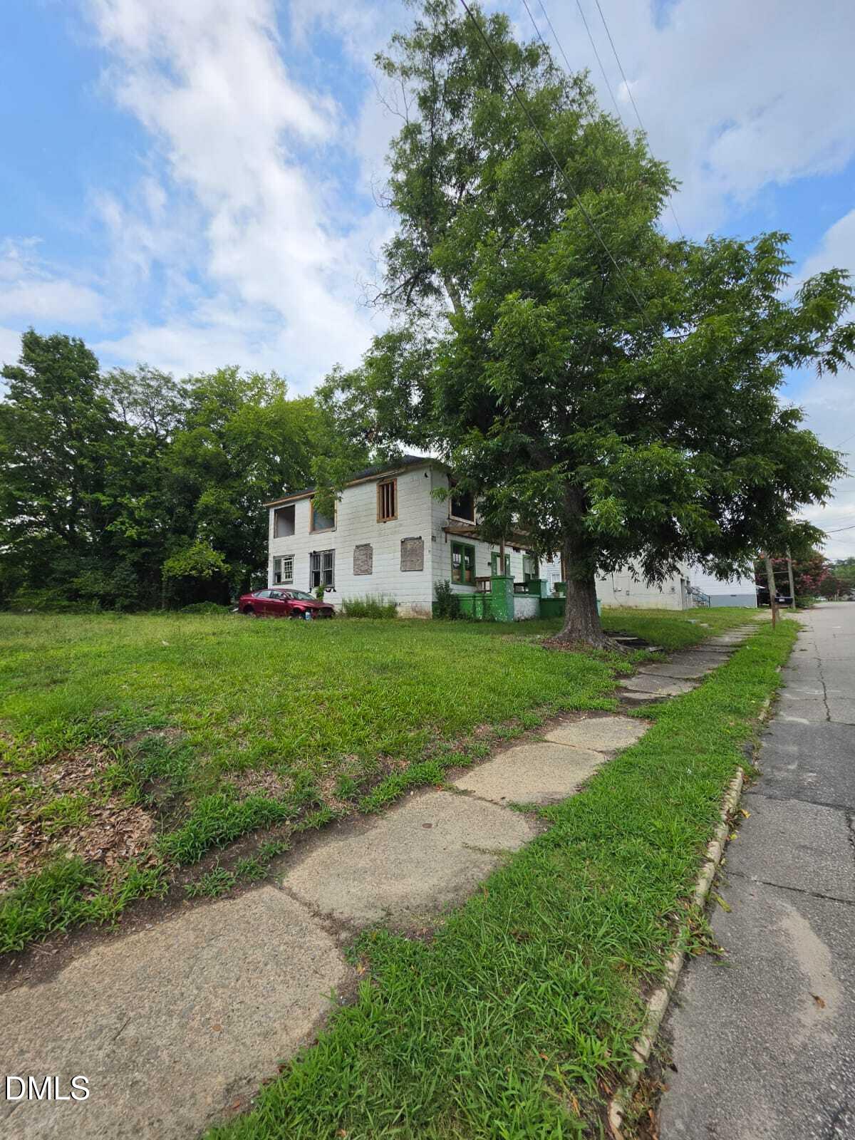 120 W Rockspring Street