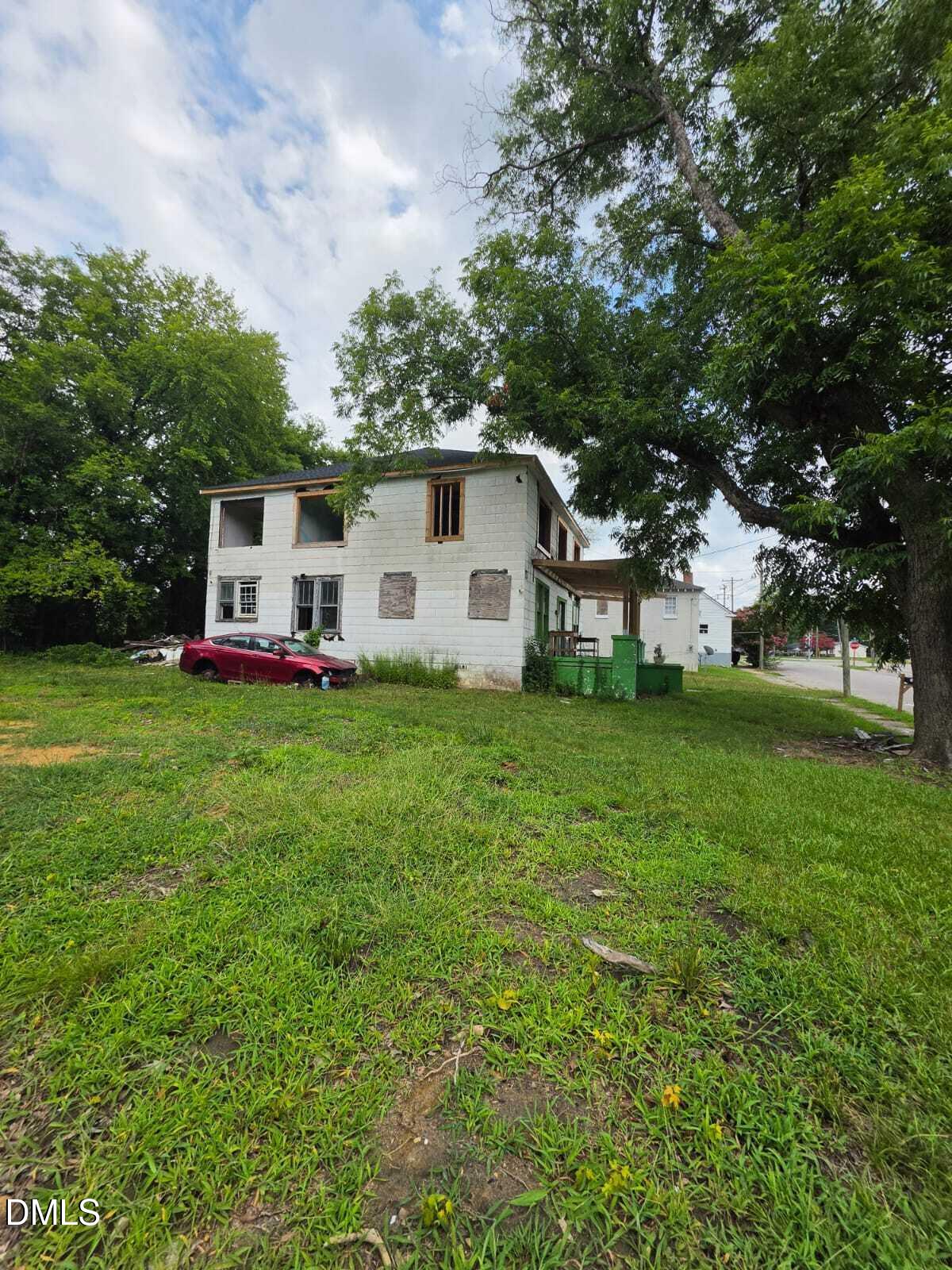 120 W Rockspring Street