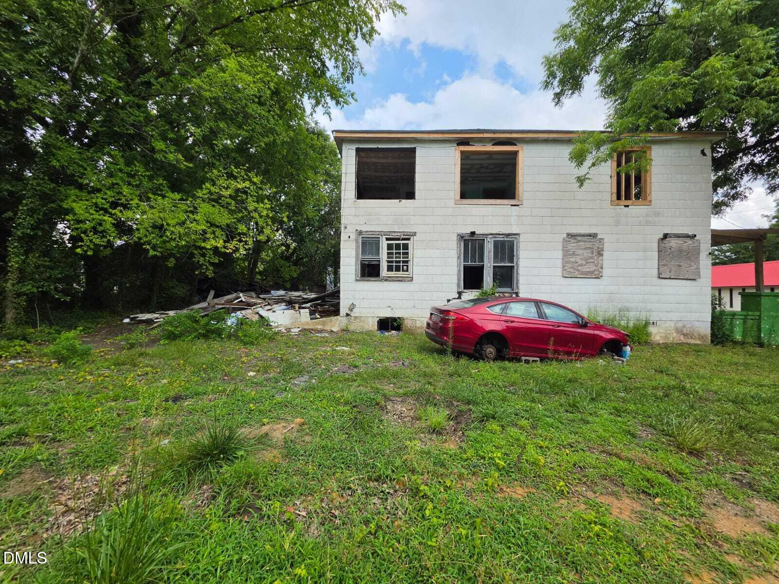 120 W Rockspring Street
