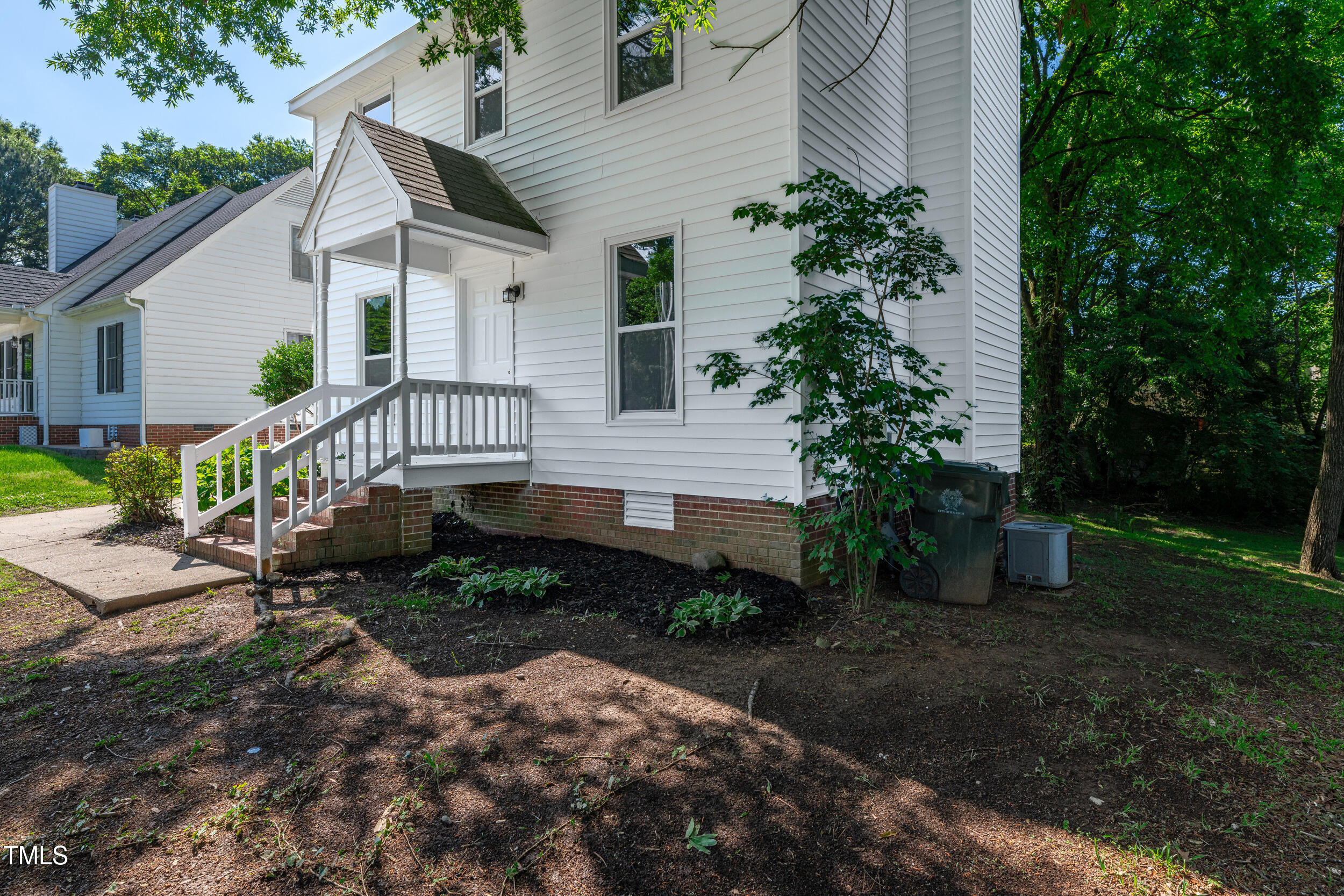 5236 Turf Grass Court