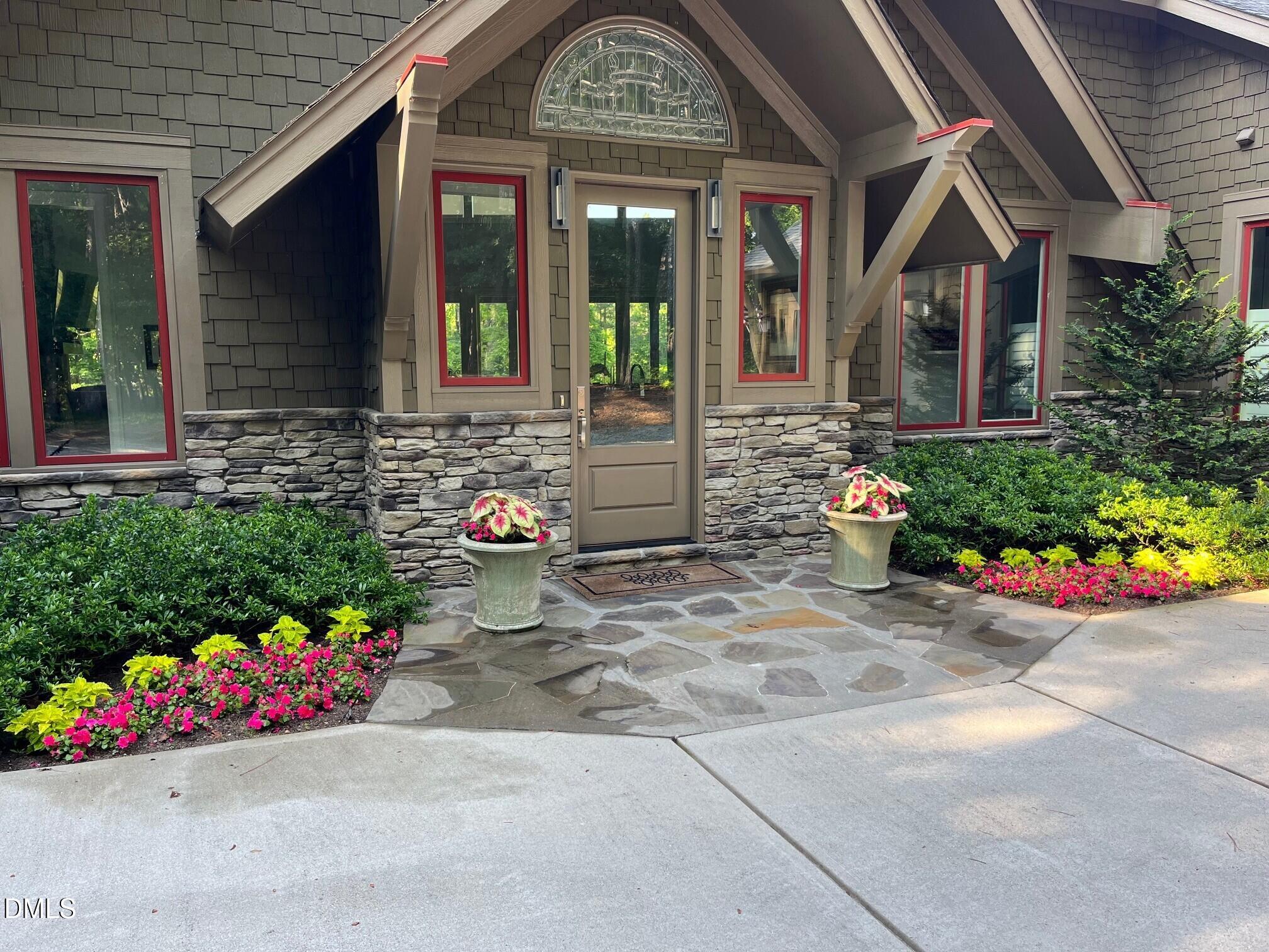 7516 Apex Barbecue Road