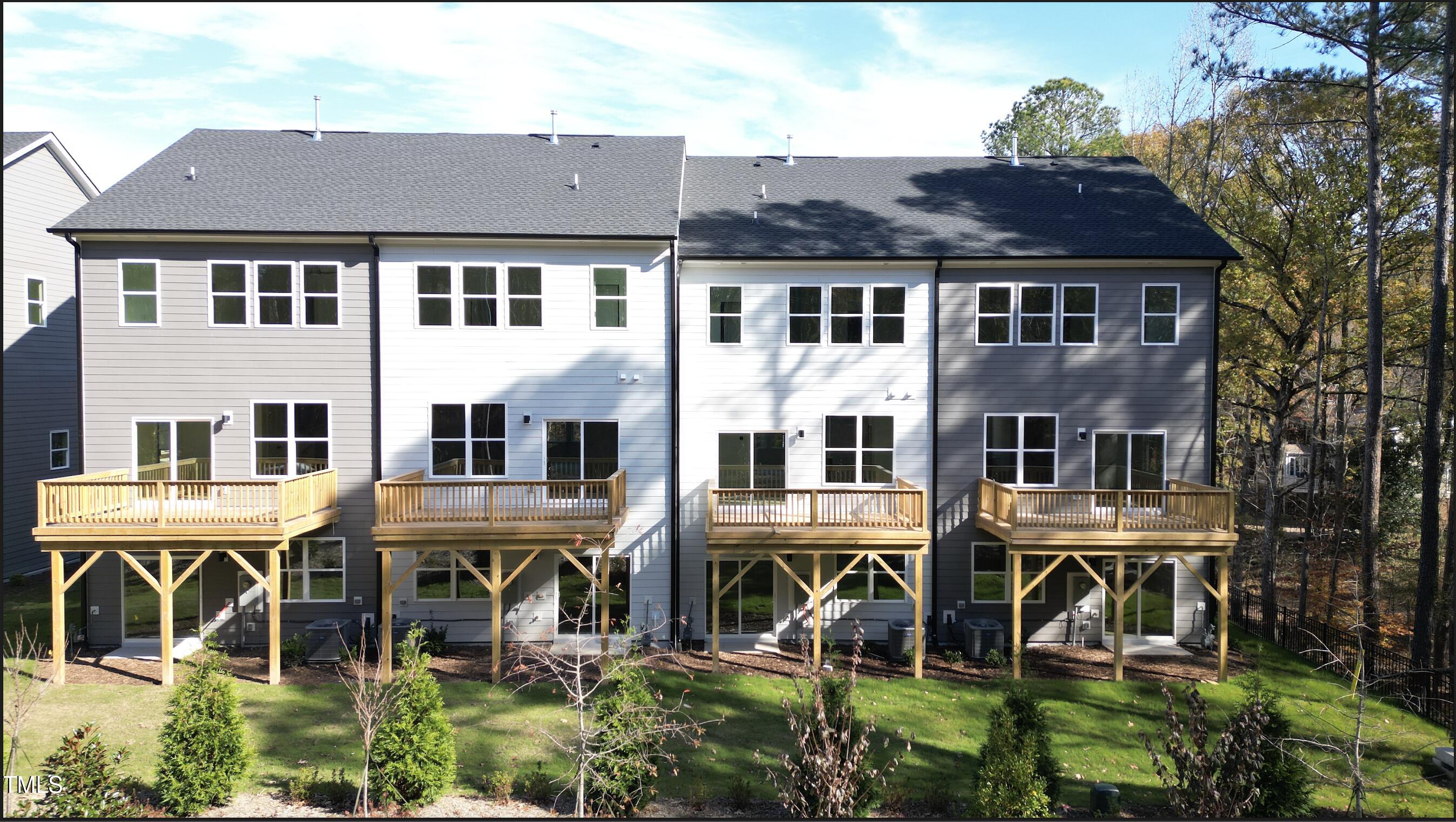 1013 Regalia Road 28