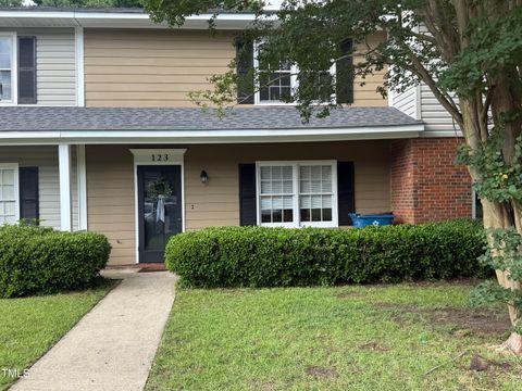 123 Rollingwood Drive Dunn NC 28334